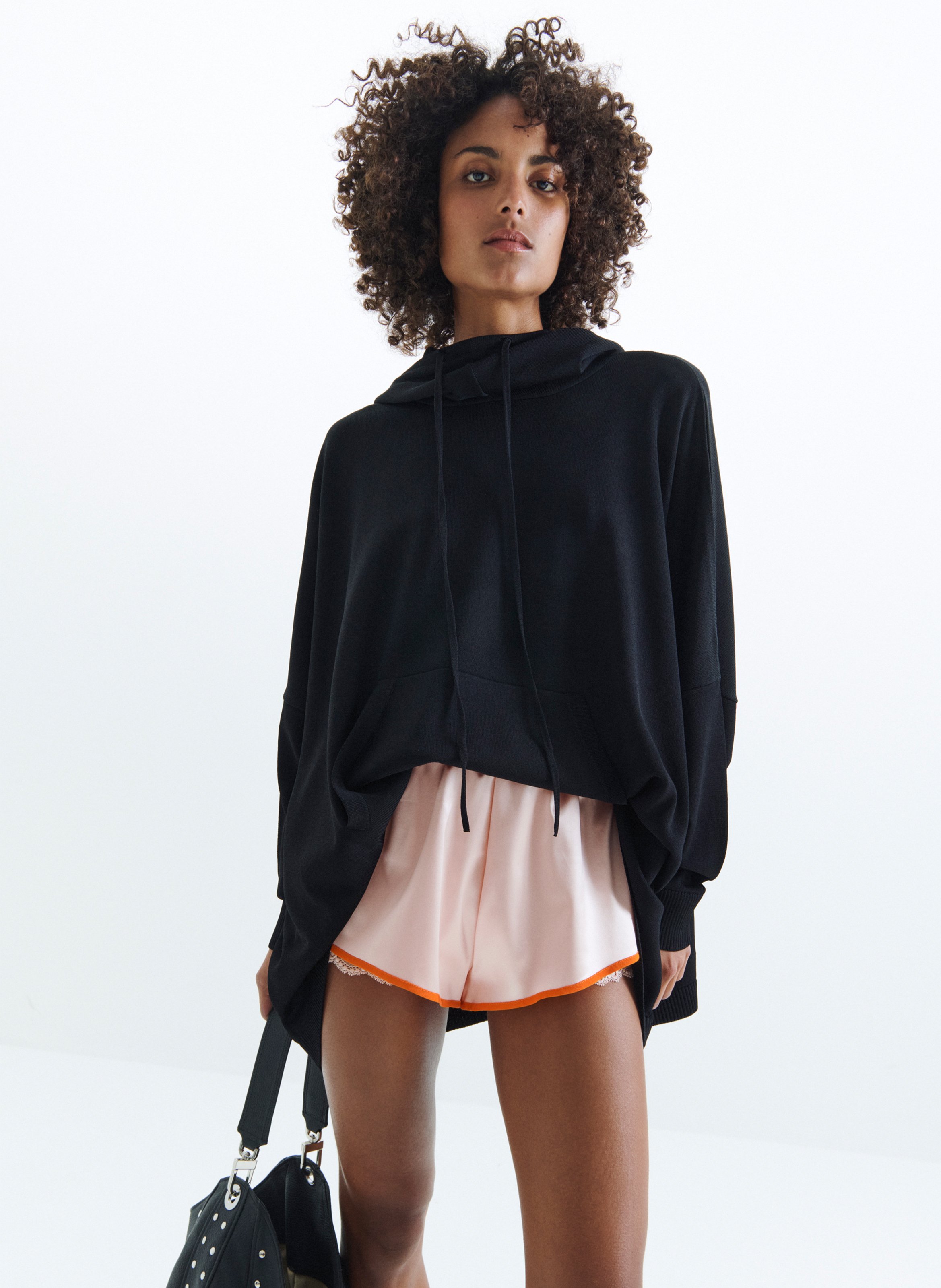 Poncho en maille à manches longues avec capuche VAILLANT Noir