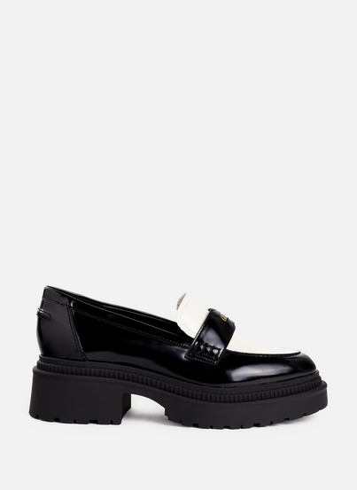 Finda 2 block heel patent effect loafers GUESS