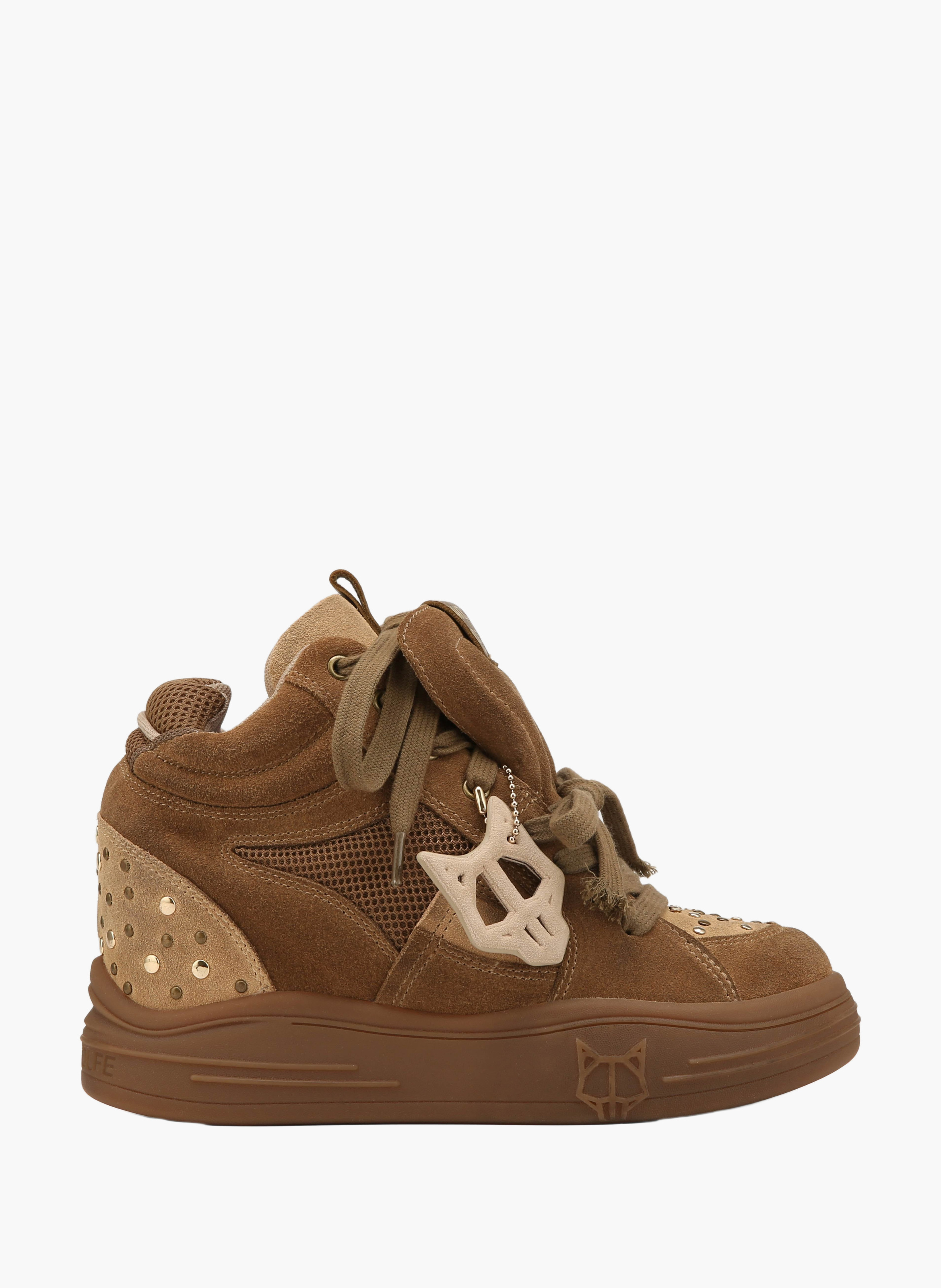 Baskets damage NAKED WOLFE Marron