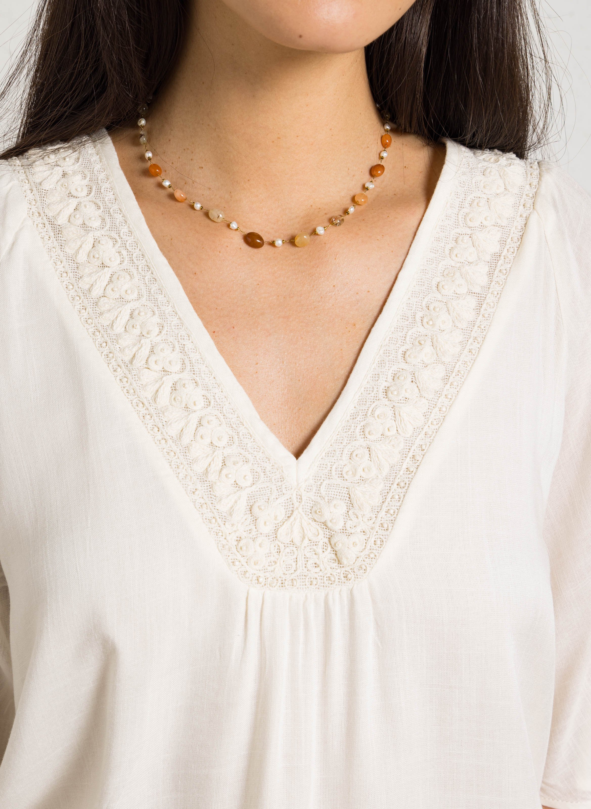 Tee-shirt col v fluide à broderies deborah MAISON 123 Beige