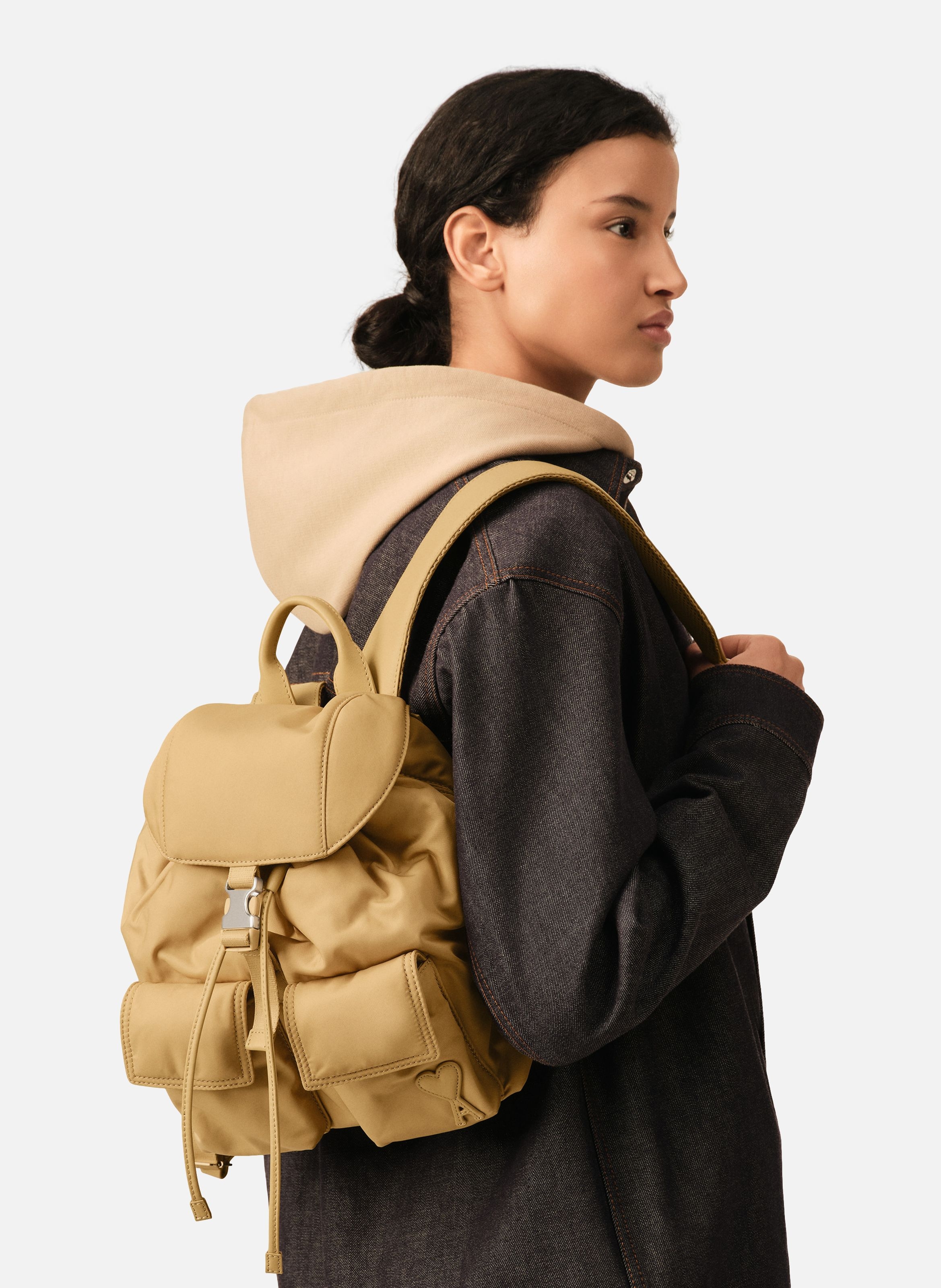 Petit sac à dos à rabat marcel unisexe en nylon AMI PARIS Beige