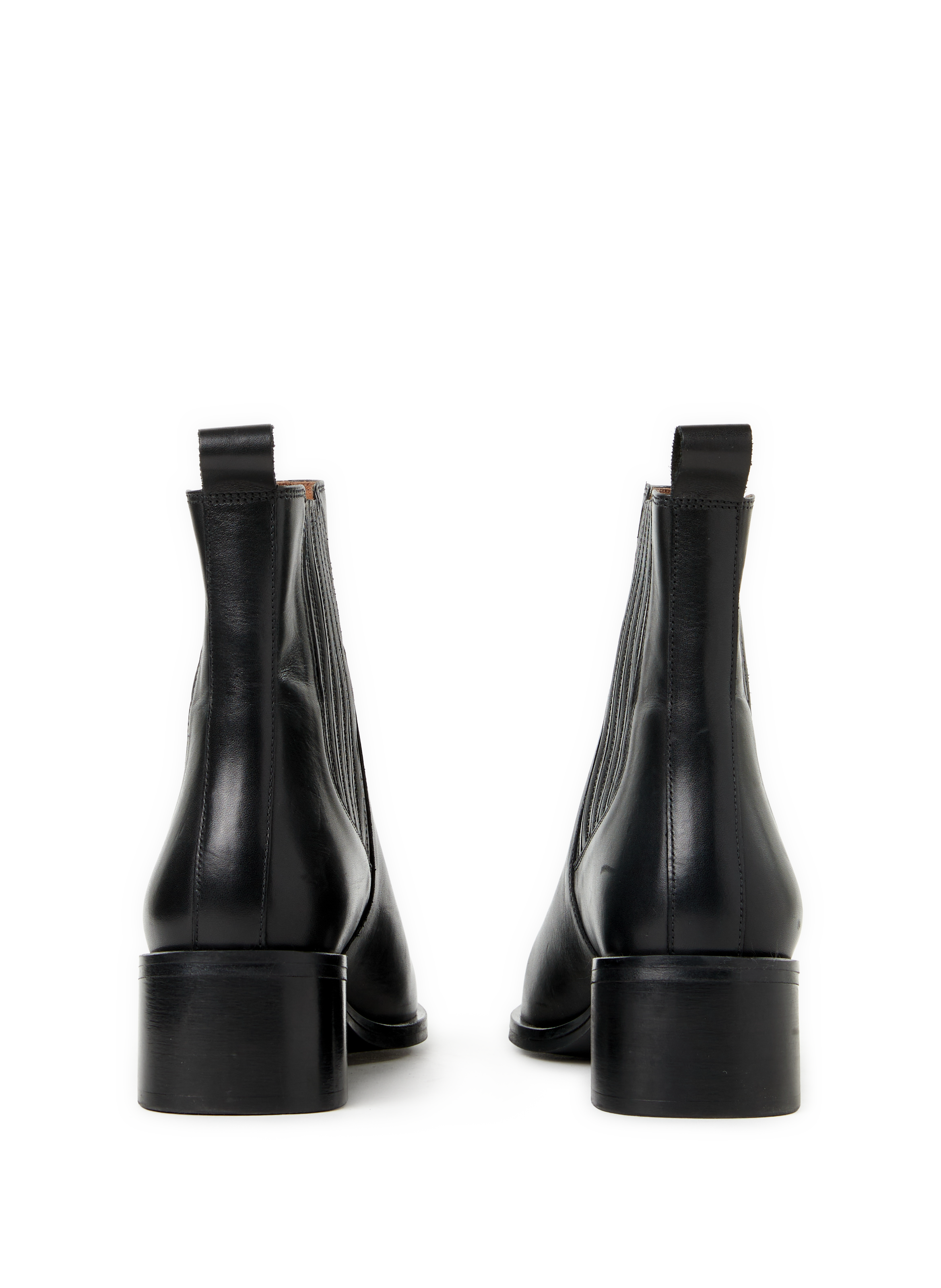 Beyoncé pointed leather ankle boots SAISON 1865 Black