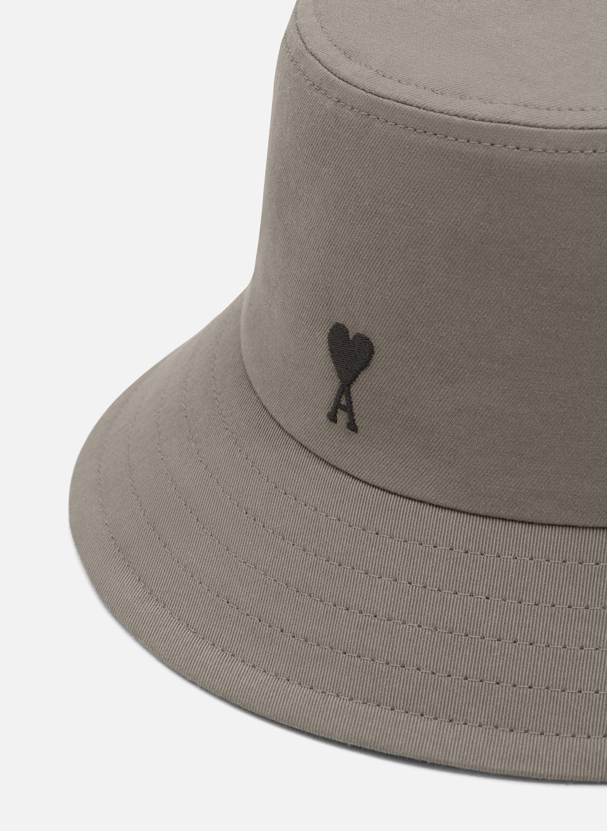 Bob ami de coeur noir unisexe en coton AMI PARIS Gris