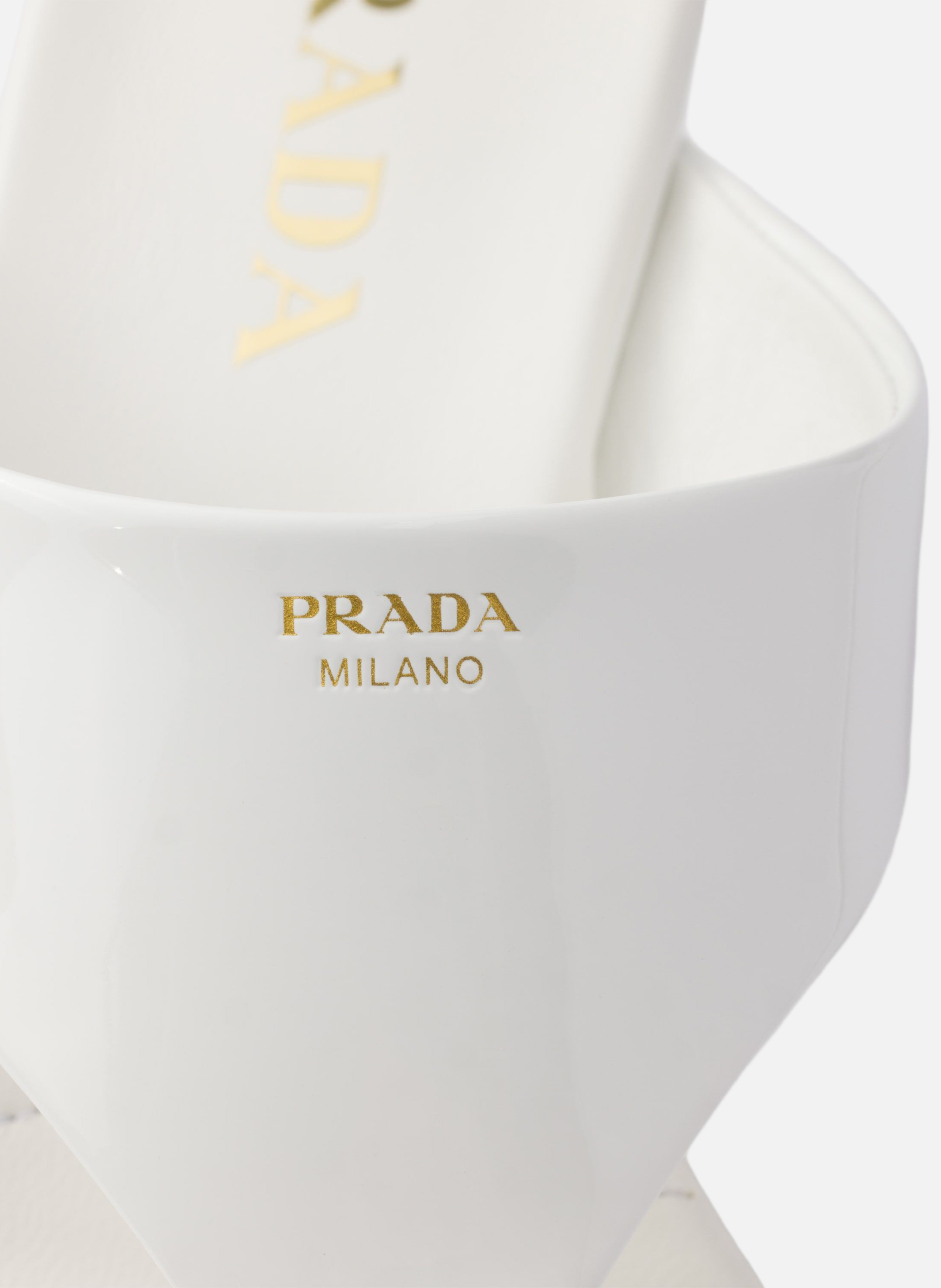 Tongs en cuir verni PRADA Blanc