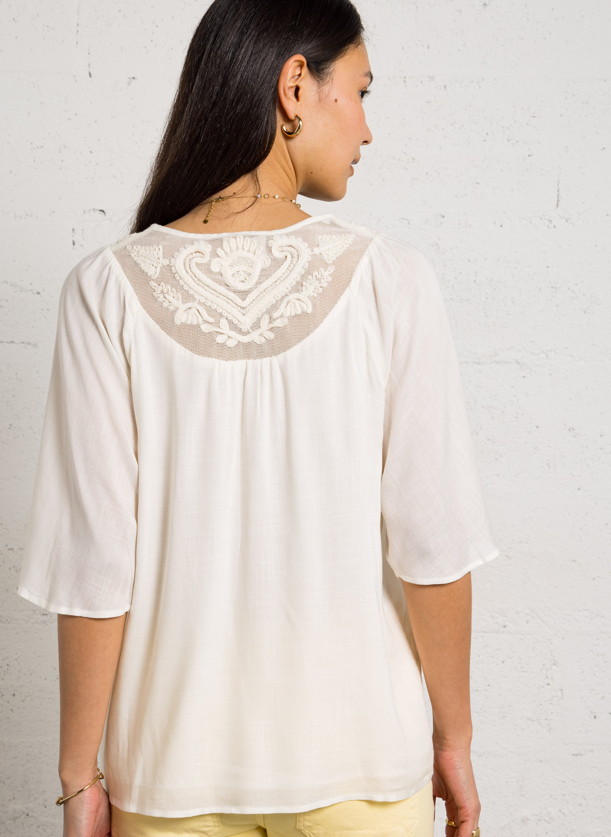 Tee-shirt col v fluide à broderies deborah MAISON 123 Beige