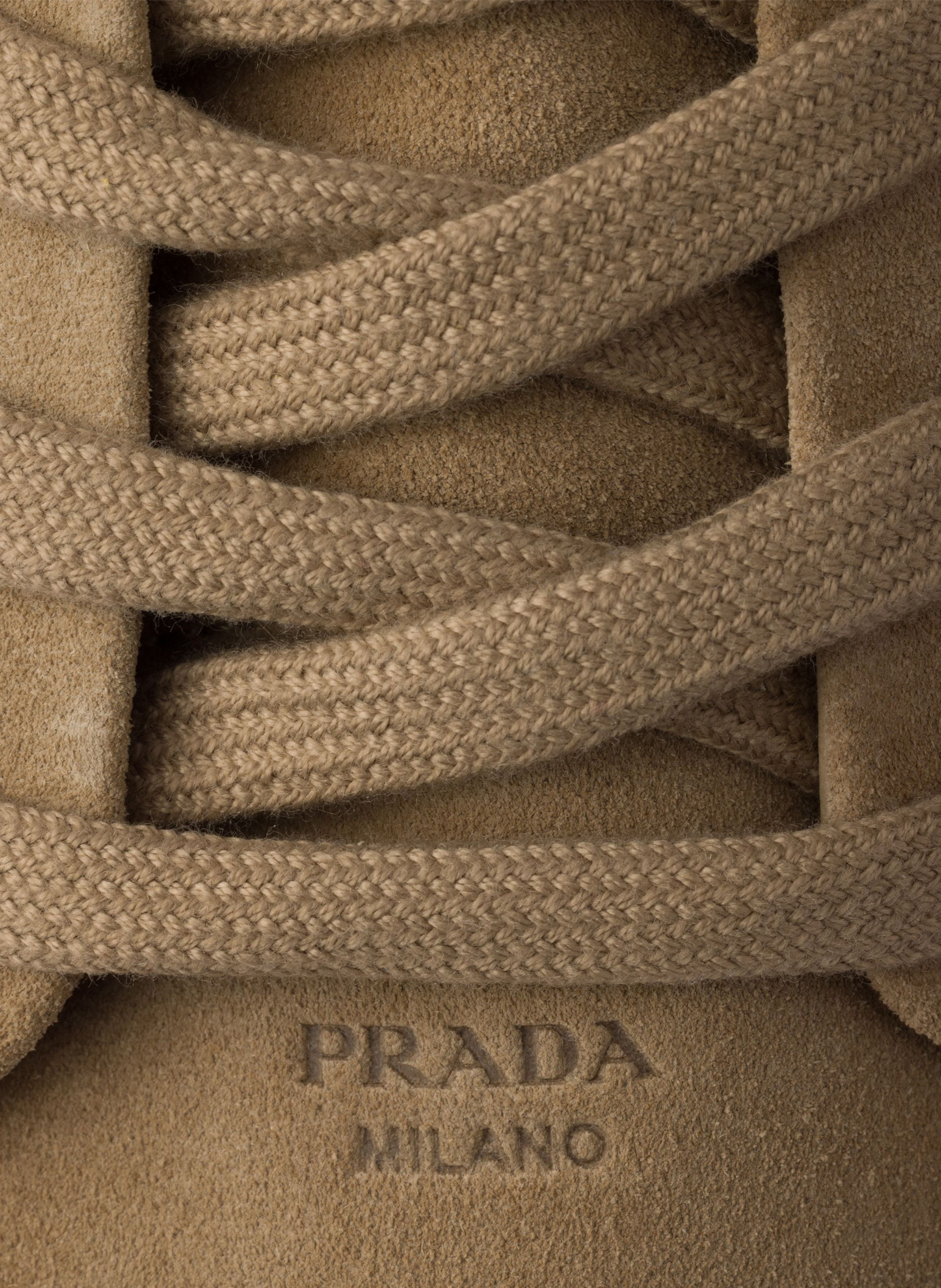 Baskets en cuir velours prada court PRADA Beige