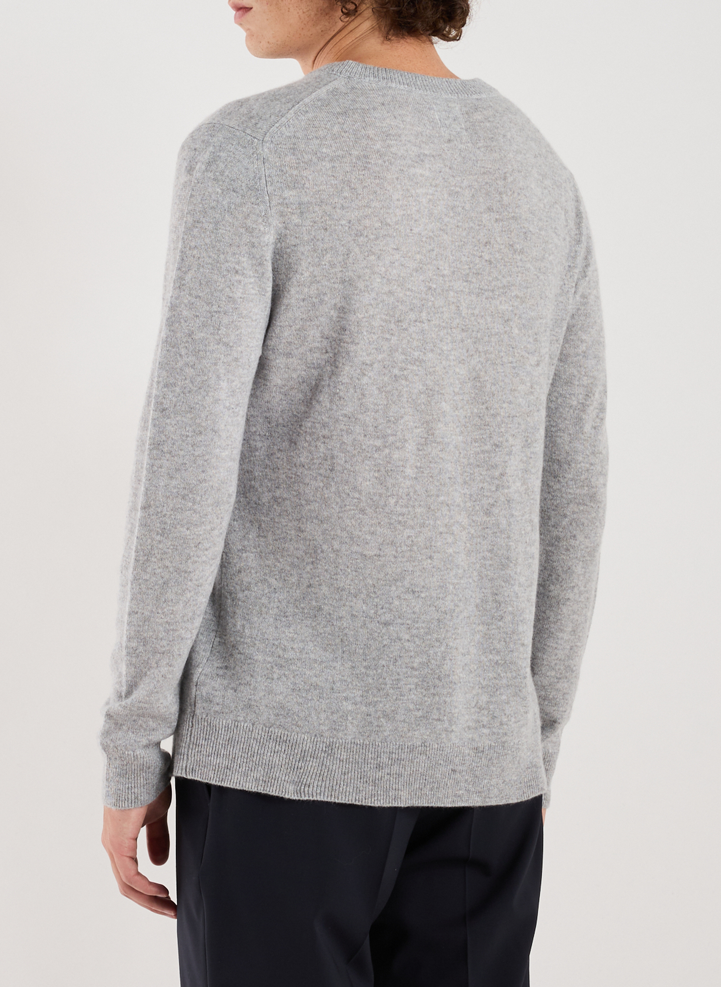 Kaschmir-Pullover mit V-Ausschnitt AU PRINTEMPS PARIS Grau