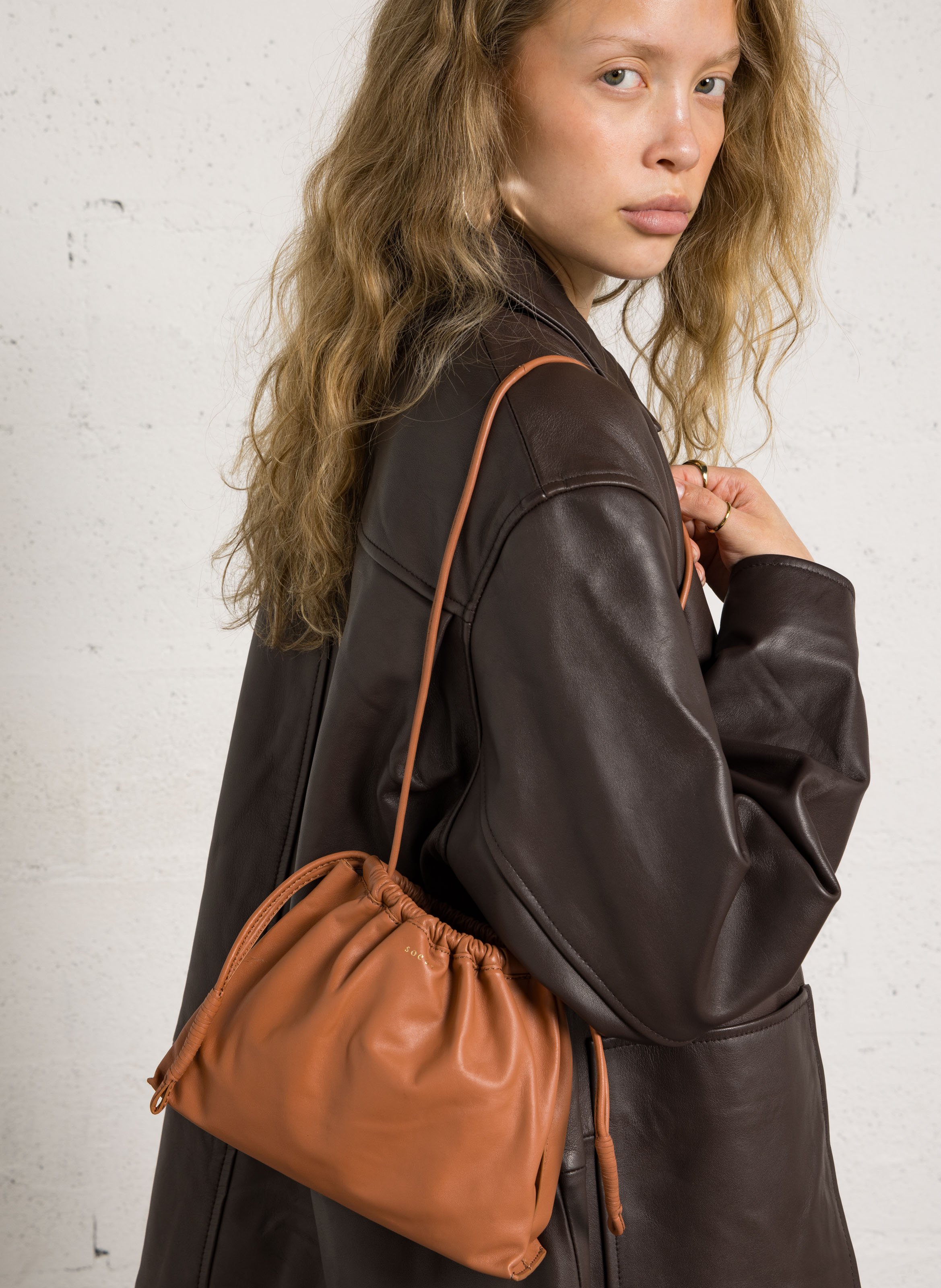 Sac bandoulière en cuir suzette SOEUR Rose