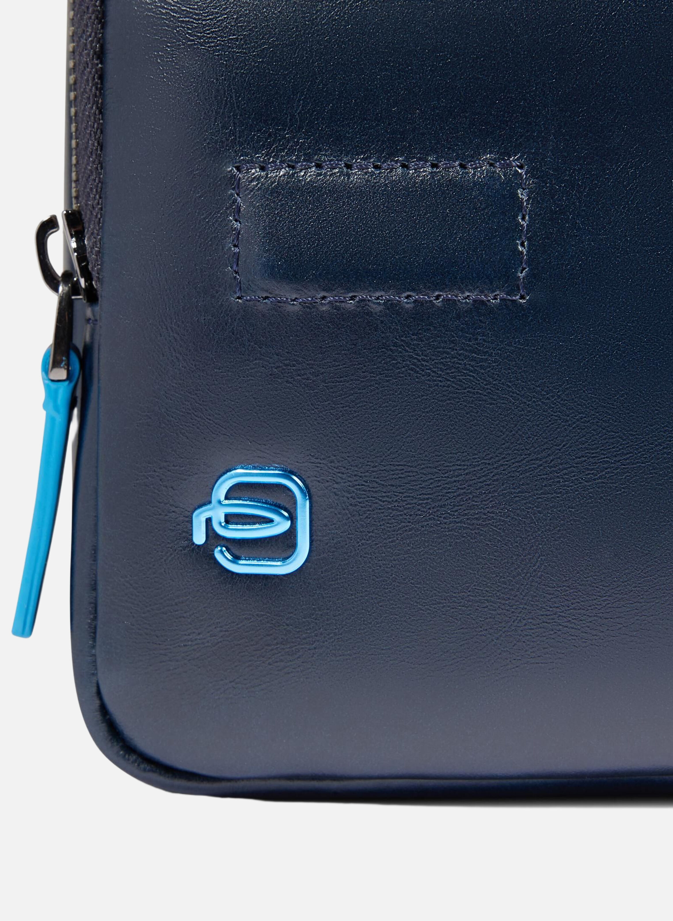 Personalizable men's crossbody bag PIQUADRO Blue