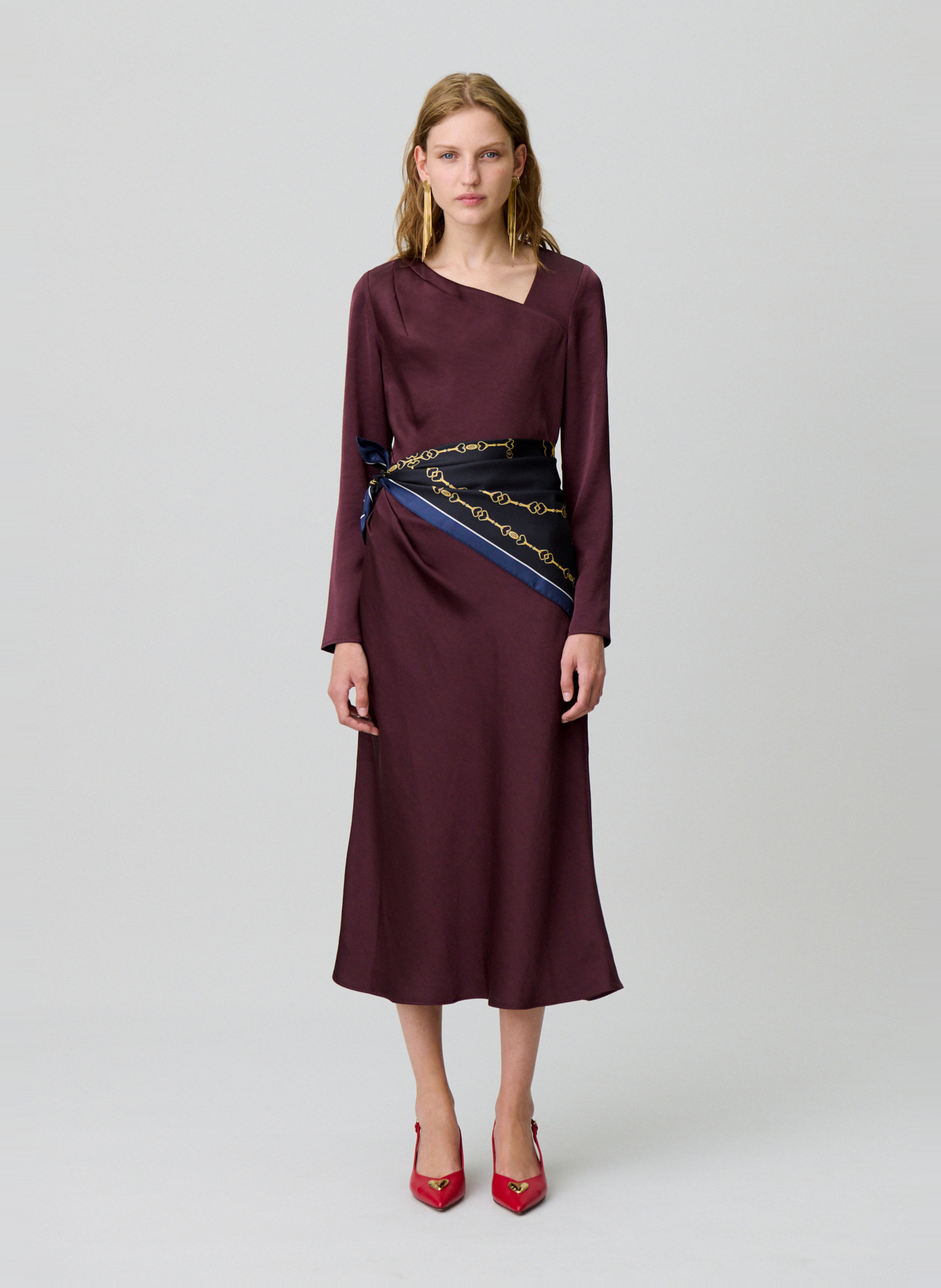 Robe longue satinée asymétrique reine Violet