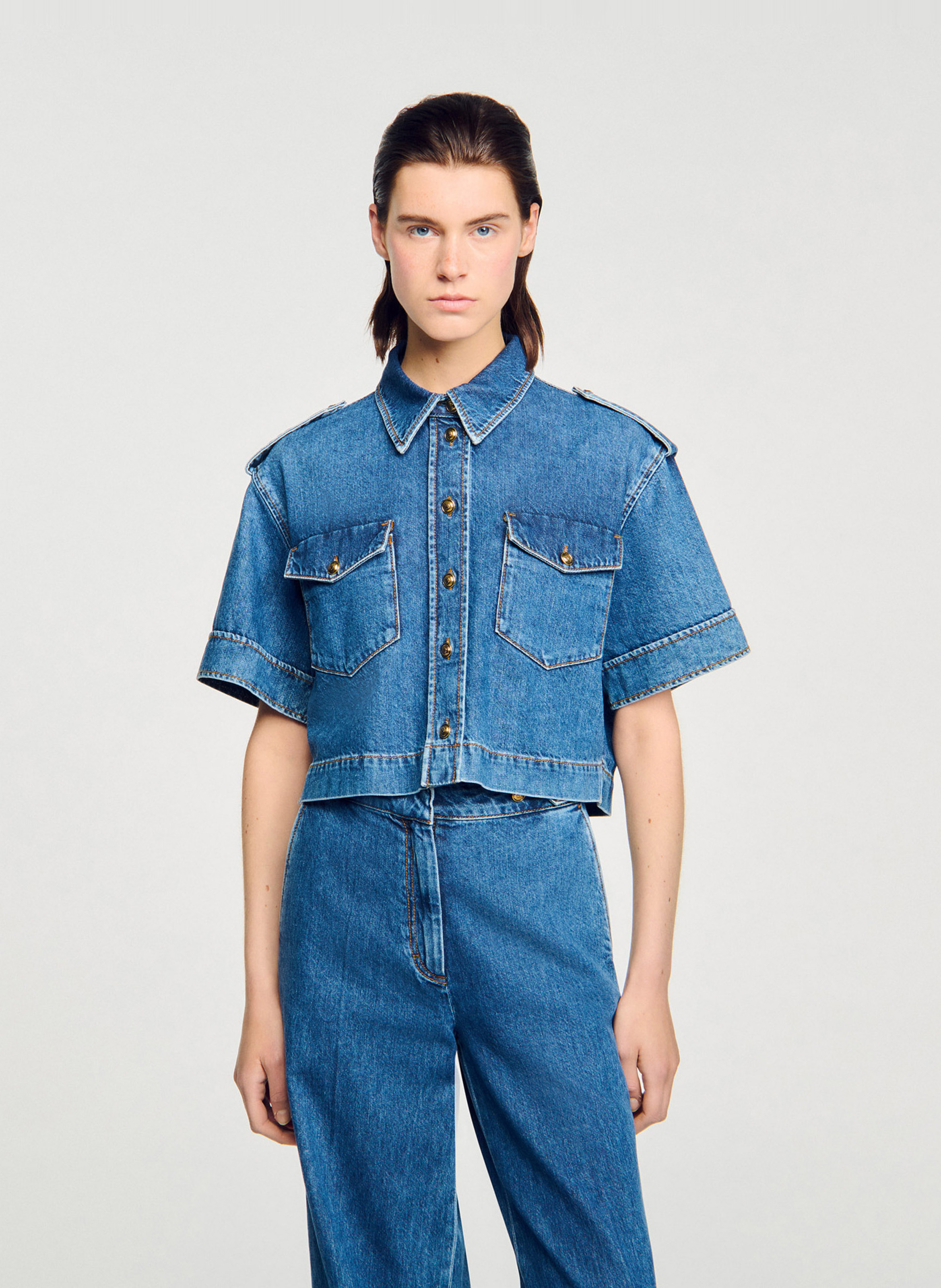 Chemise courte boutonnée en jean SANDRO Bleu