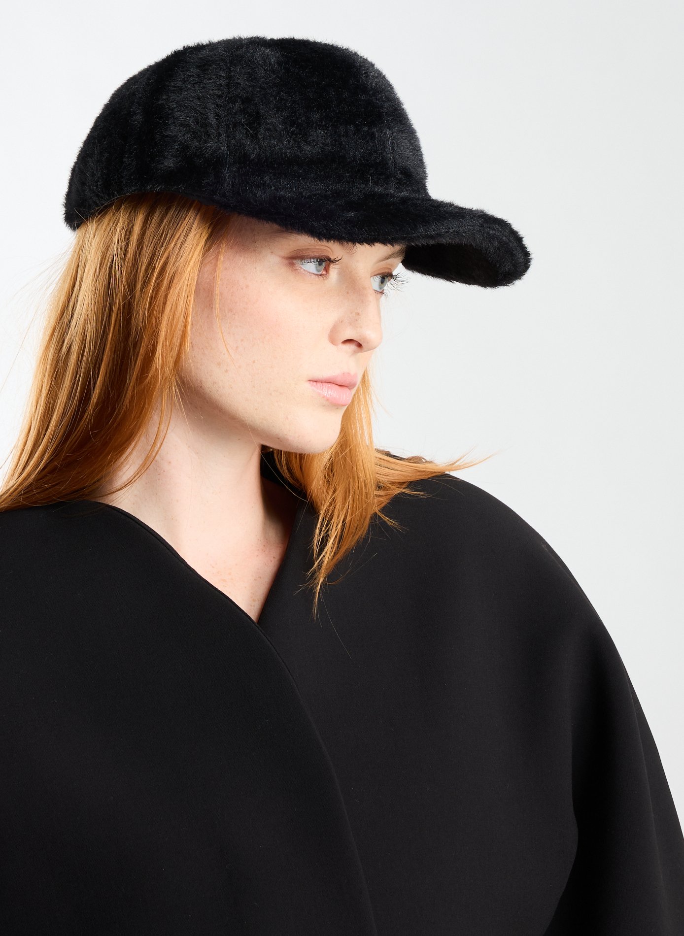 Faux fur cap Black