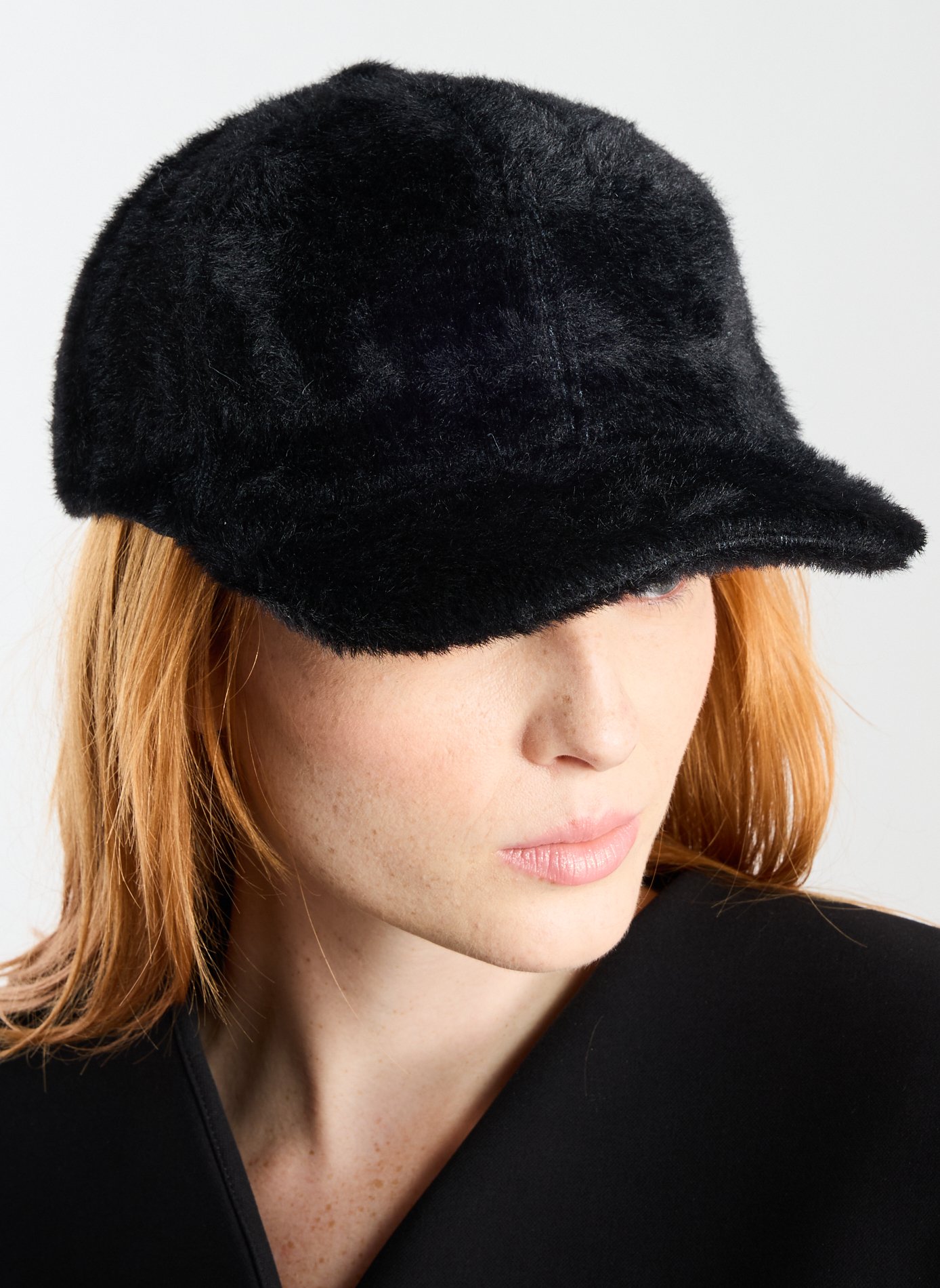 Faux fur cap Black