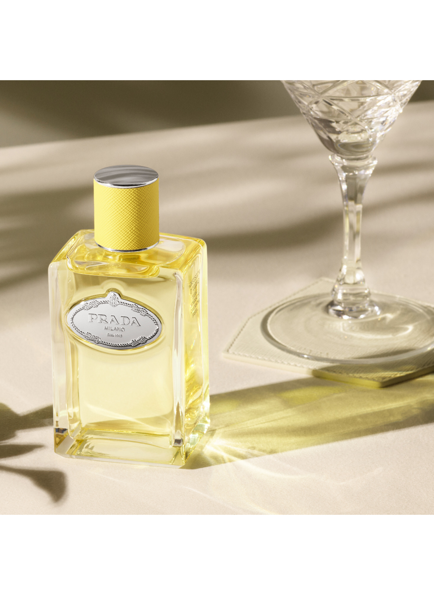 Die Infusionen - Strahlend blumig-holziges Eau de Parfum. PRADA No color