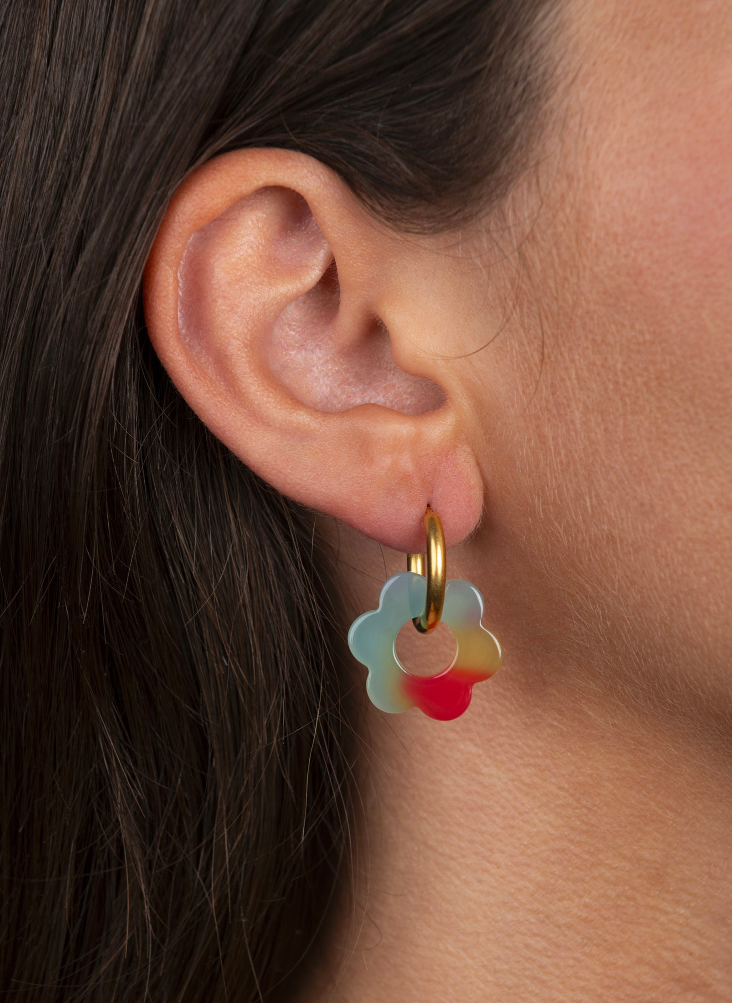 Boucles d'oreilles Baby Fleurette avec anneaux en acier inoxydable argenté KURAGE GINZA Multicolore