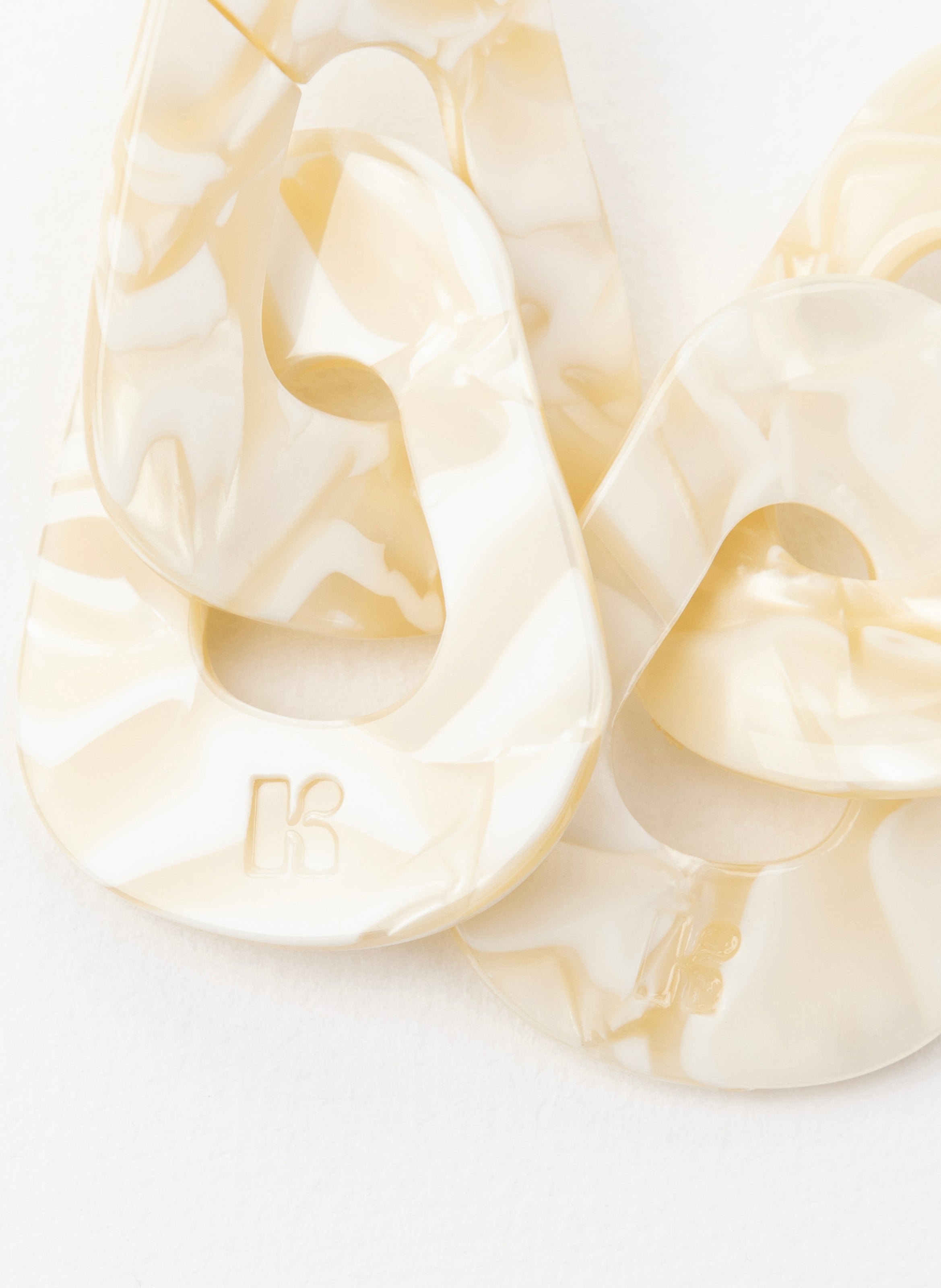 Boucles d'oreilles maillons en acétate de cellulose KURAGE GINZA Beige