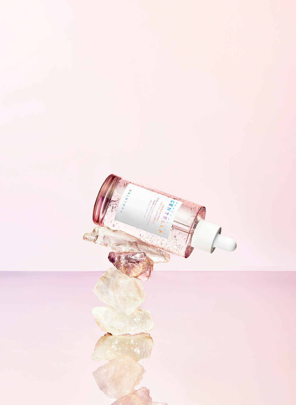 Fresh detoxifying face serum ampoule to smooth the skin and reduce pores No color