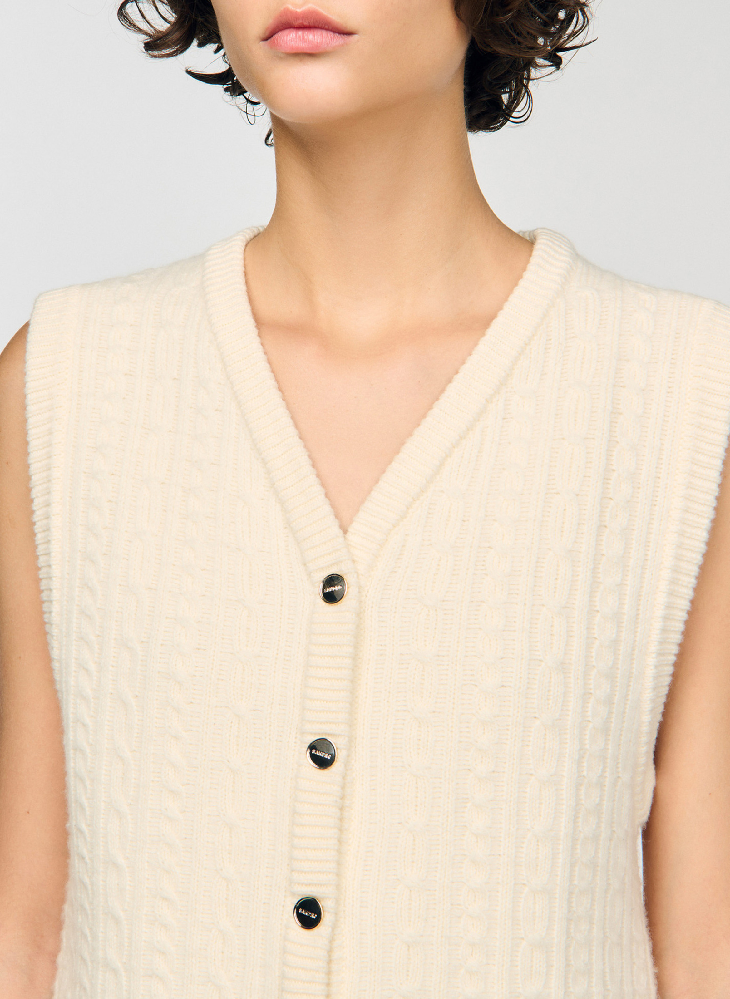 Gilet col v sans manches en laine mélangée SANDRO Beige