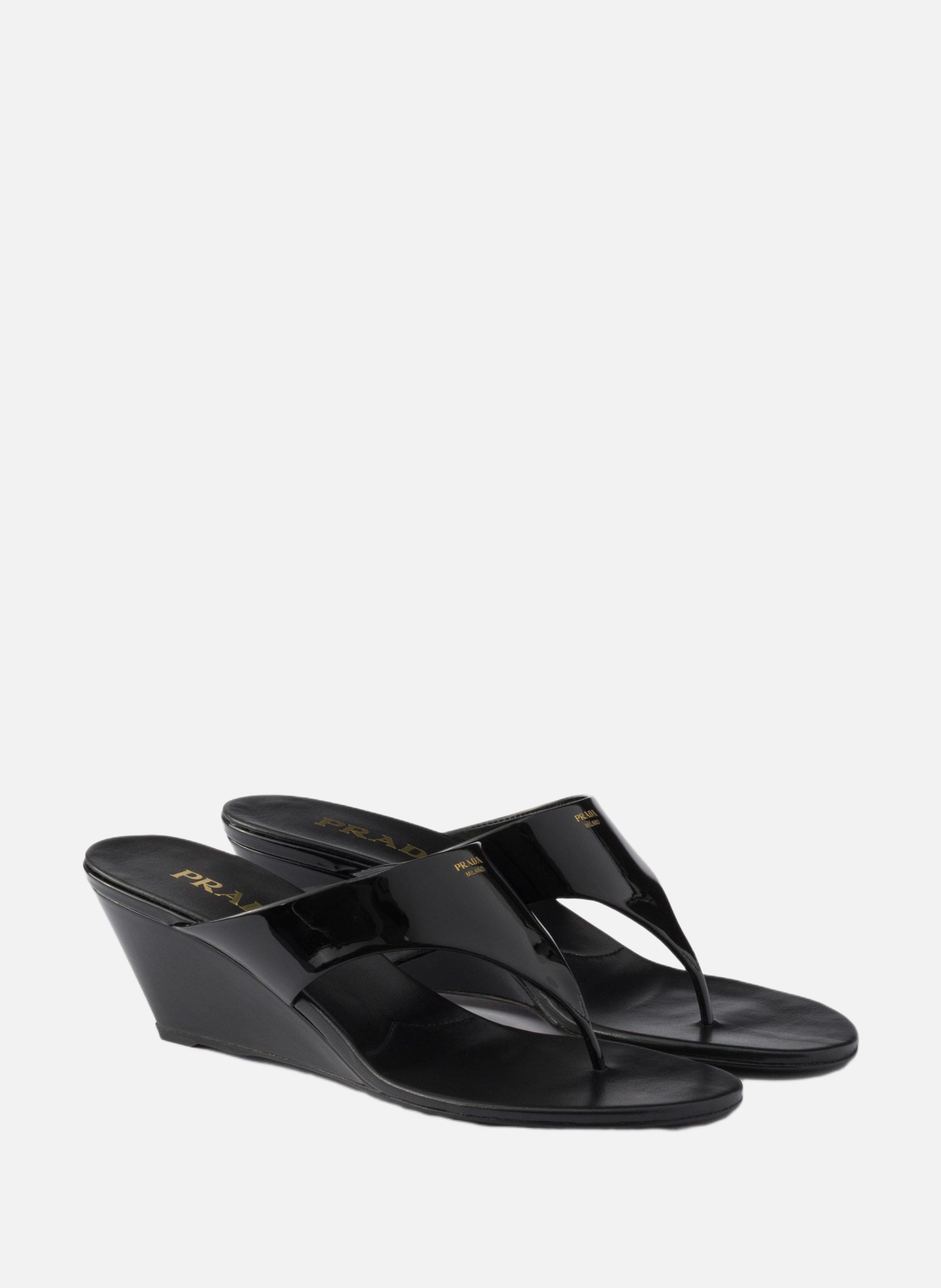 Tongs en cuir verni PRADA Noir