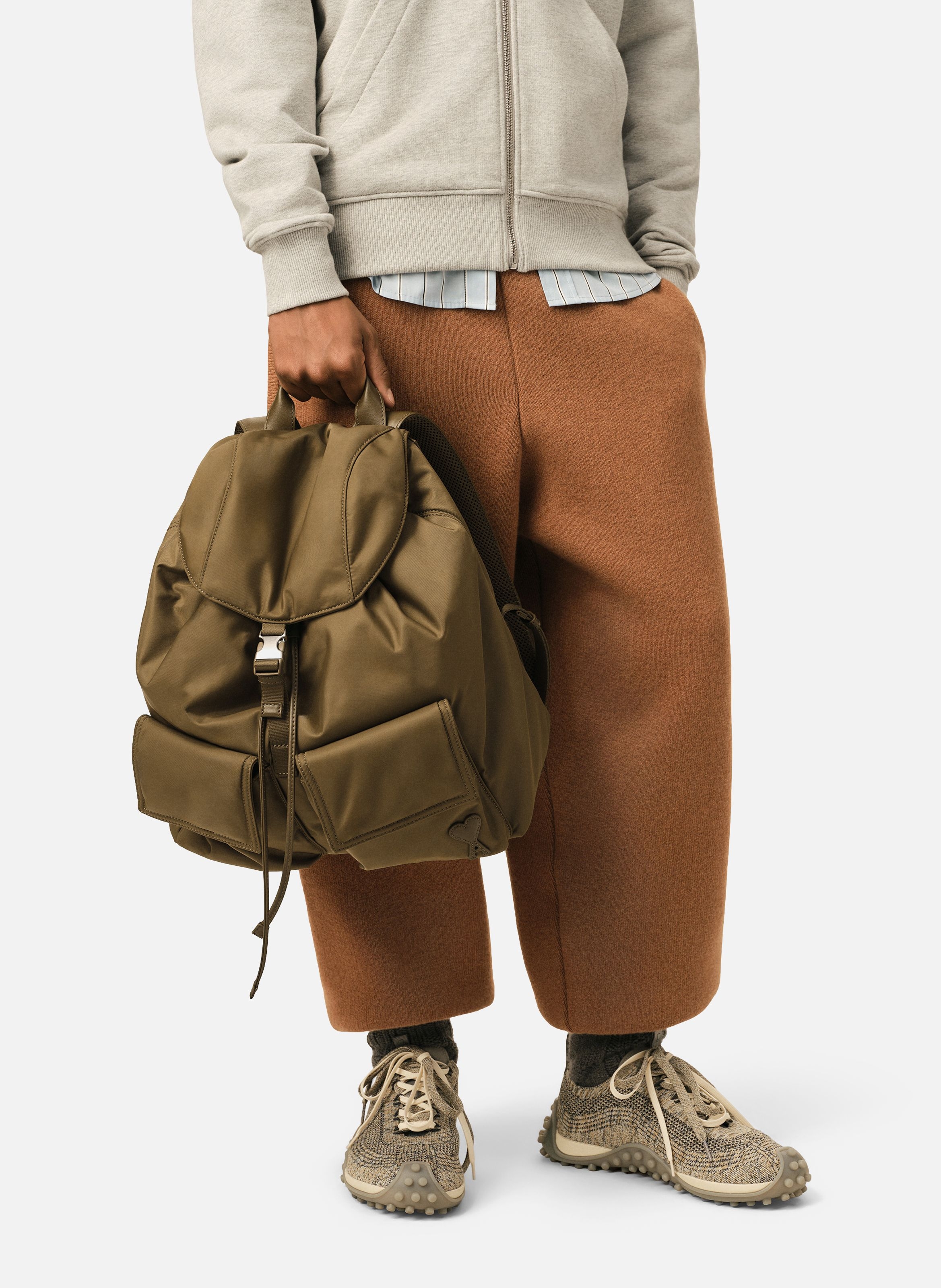 Sac à dos à rabat marcel unisexe en nylon AMI PARIS Marron