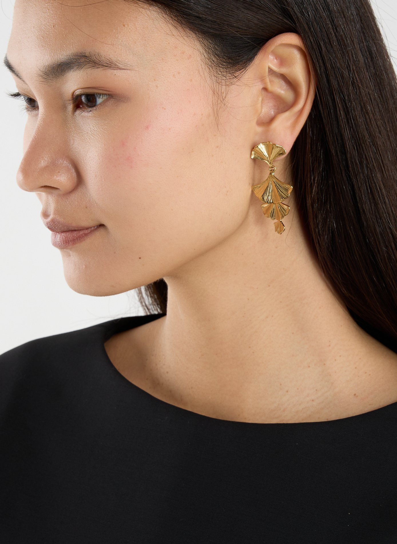 AU PRINTEMPS PARIS Boucles d'oreilles pendantes Doré