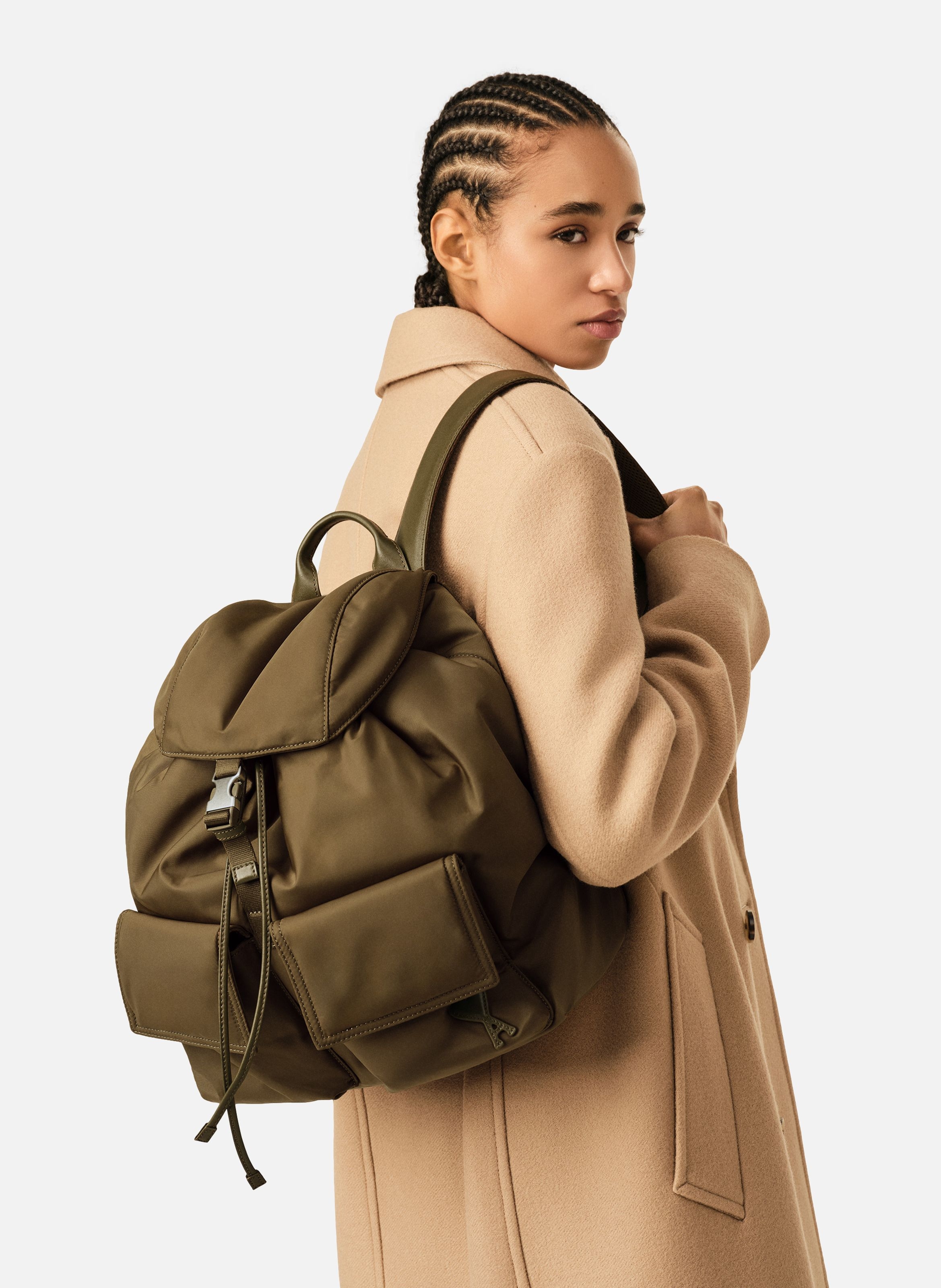 Sac à dos à rabat marcel unisexe en nylon AMI PARIS Marron