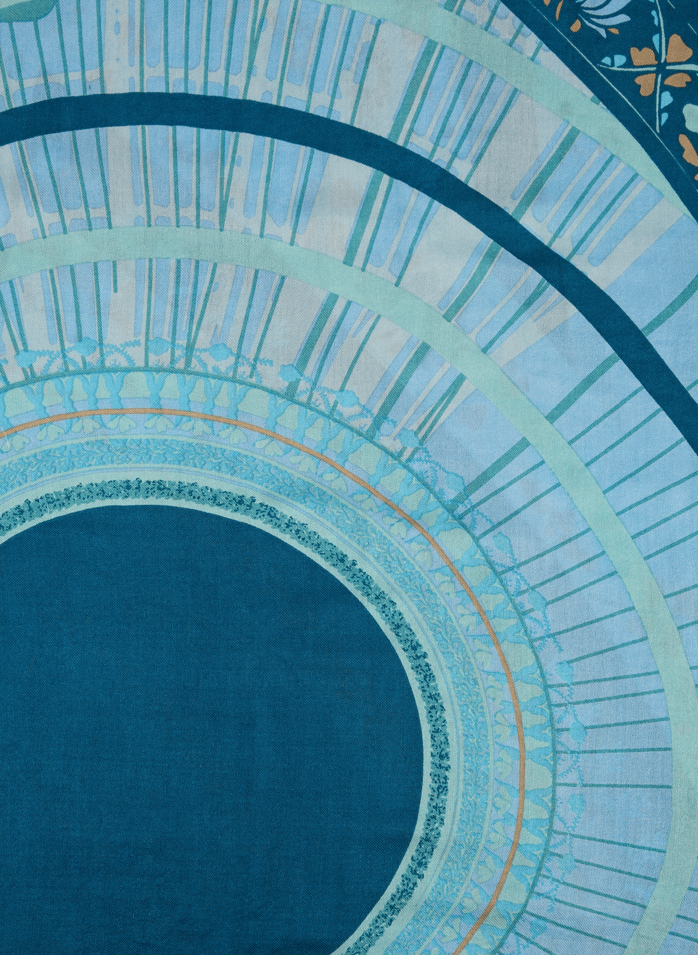 Scarf Under the Parisian Sky in wool and silk PETRUSSE Blue