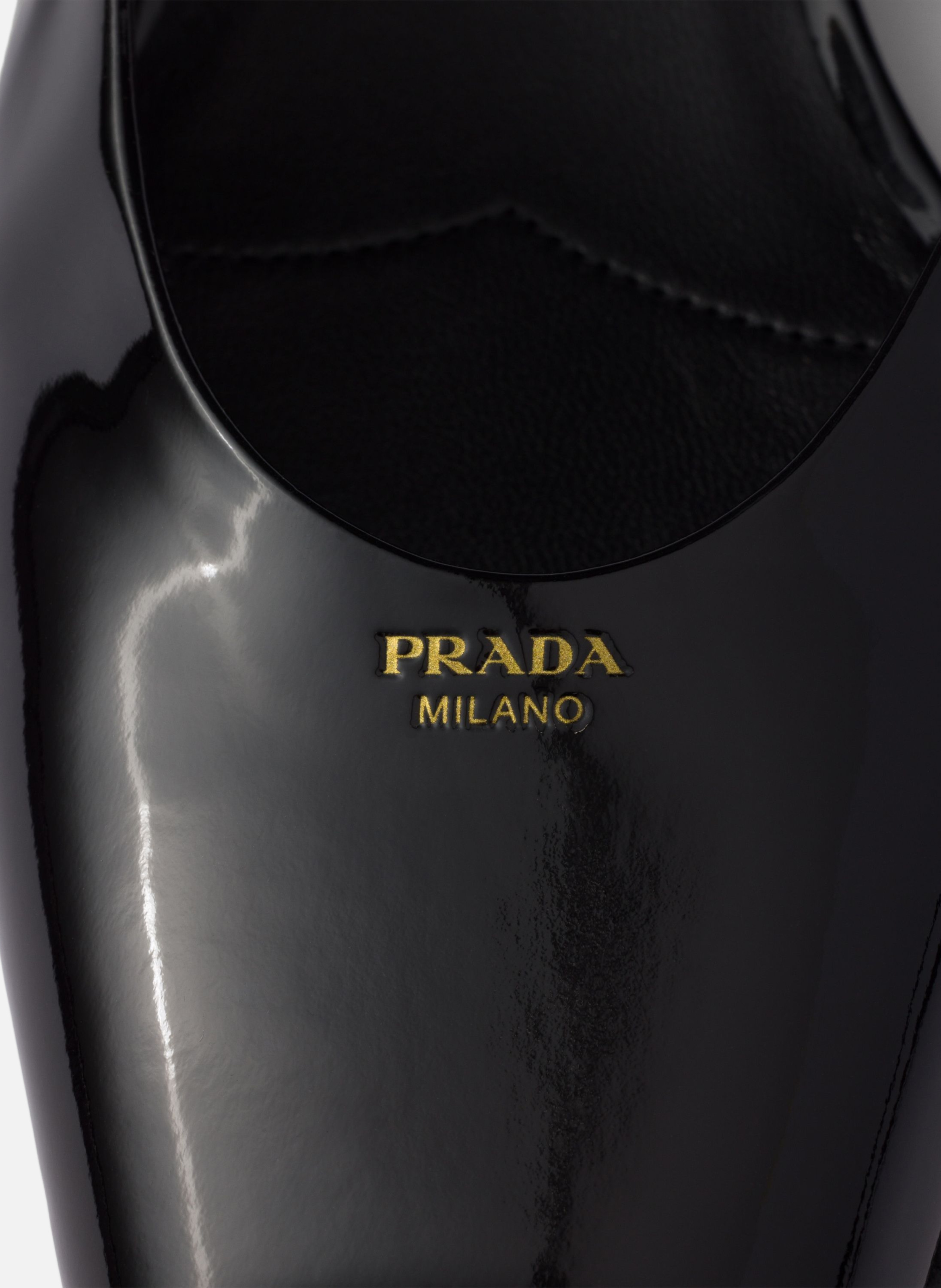 Ballerines à bride arrière en cuir verni PRADA Noir