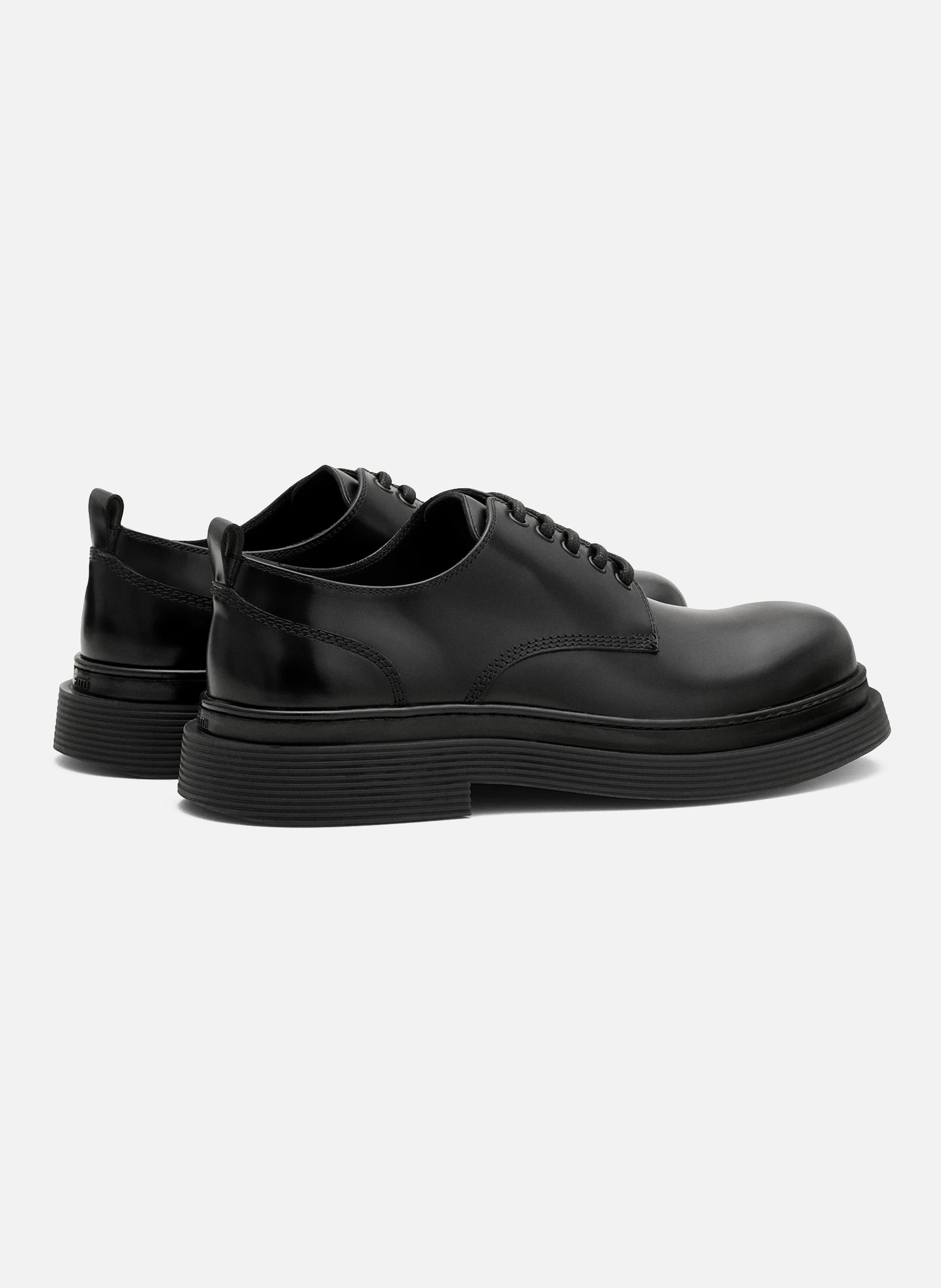 Derbies en cuir de veau AMI PARIS Noir