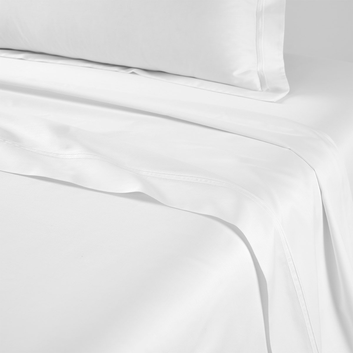 Drap plat en satin, triomphe  Blanc