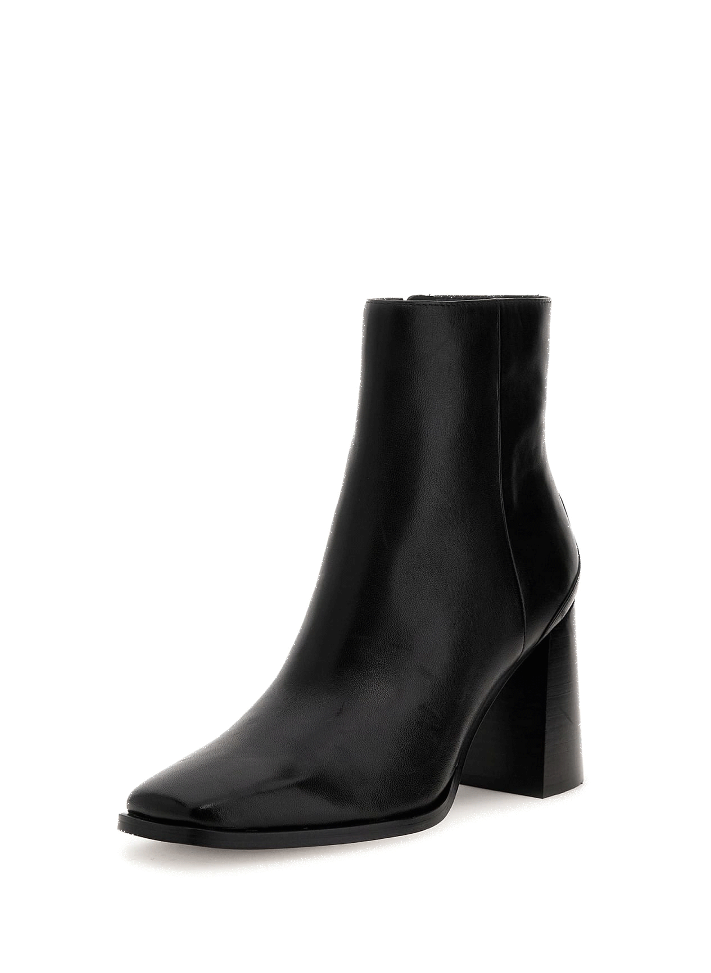 Bottines à talon biseauté