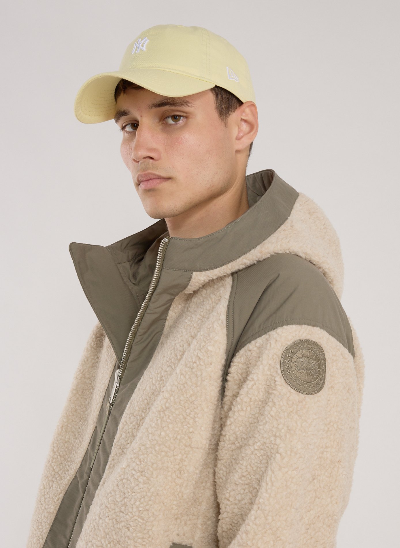 Curved cotton visor cap NEW ERA Yellow