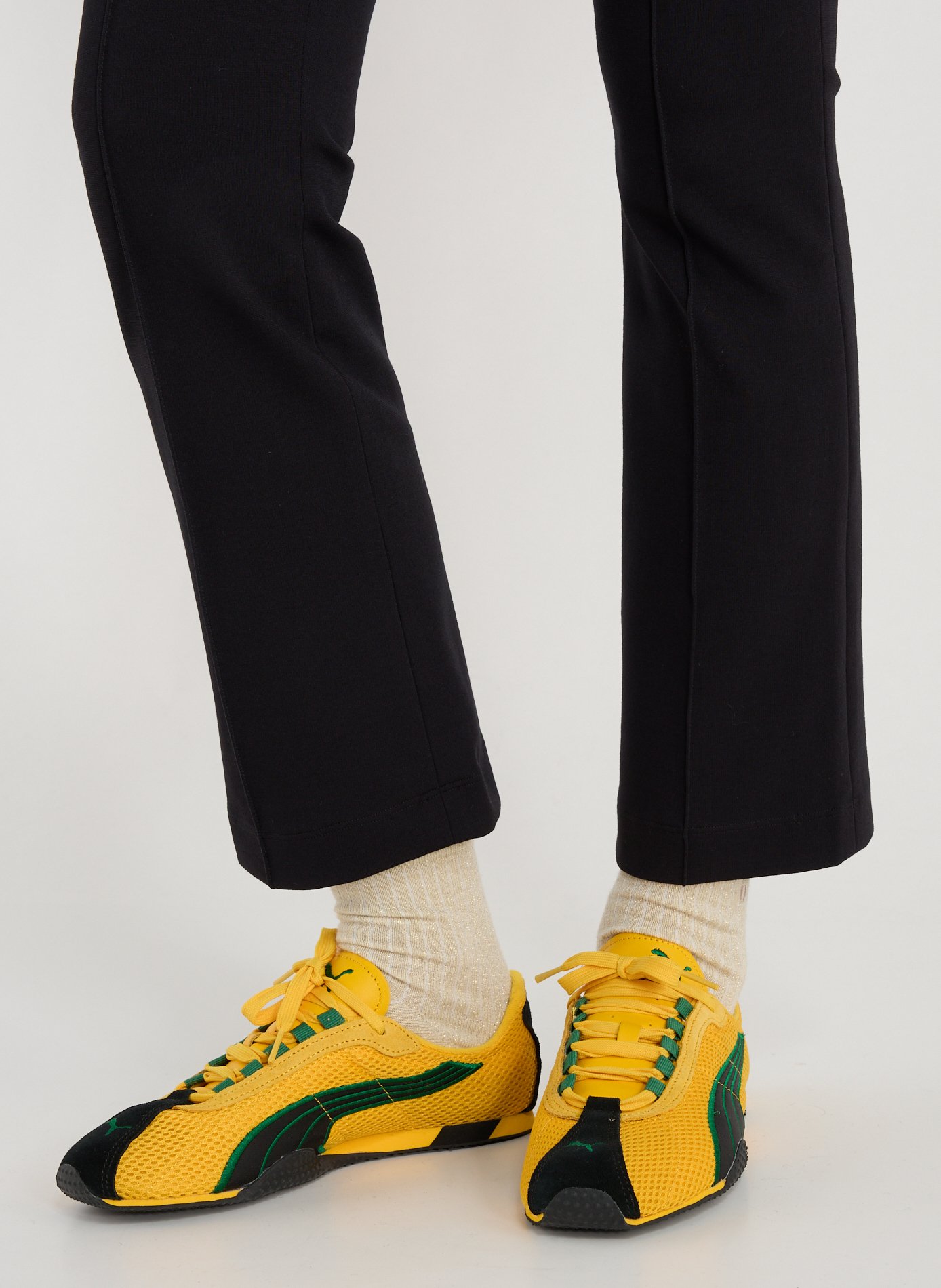 Round-toe sneakers PUMA Yellow