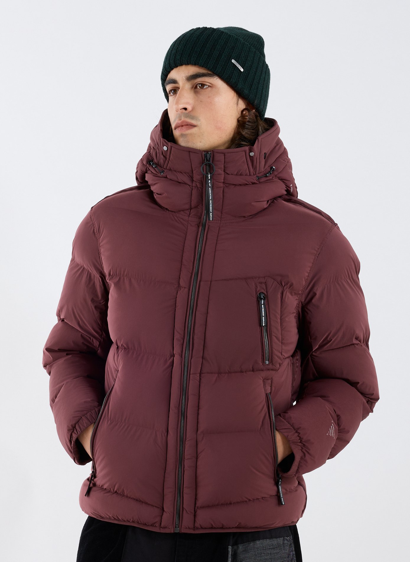 KRAKATAU Doudoune matelassée à capuche Rouge