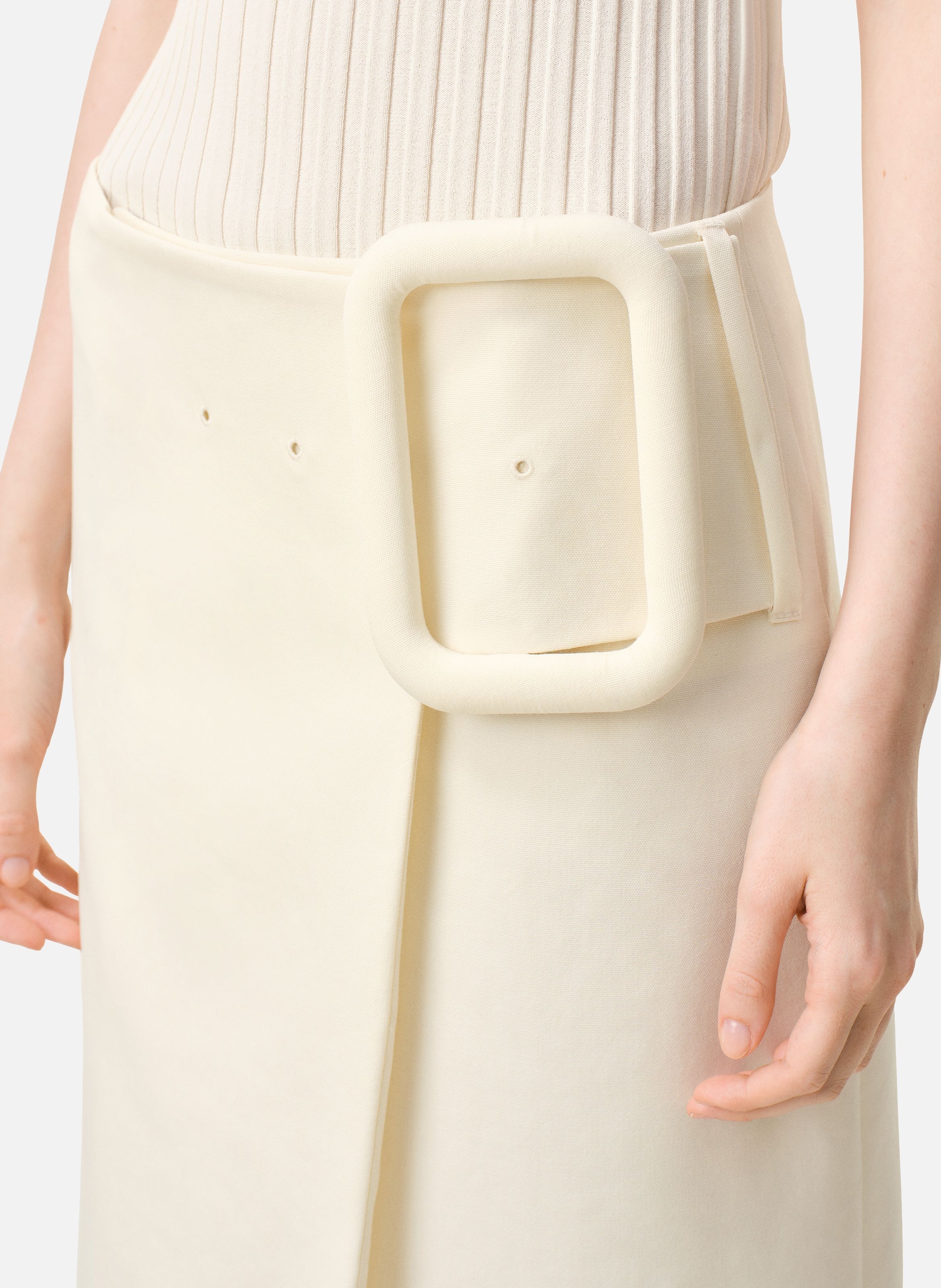 Jupe midi avec ceinture à grosse boucle en laine vierge AMI PARIS Blanc