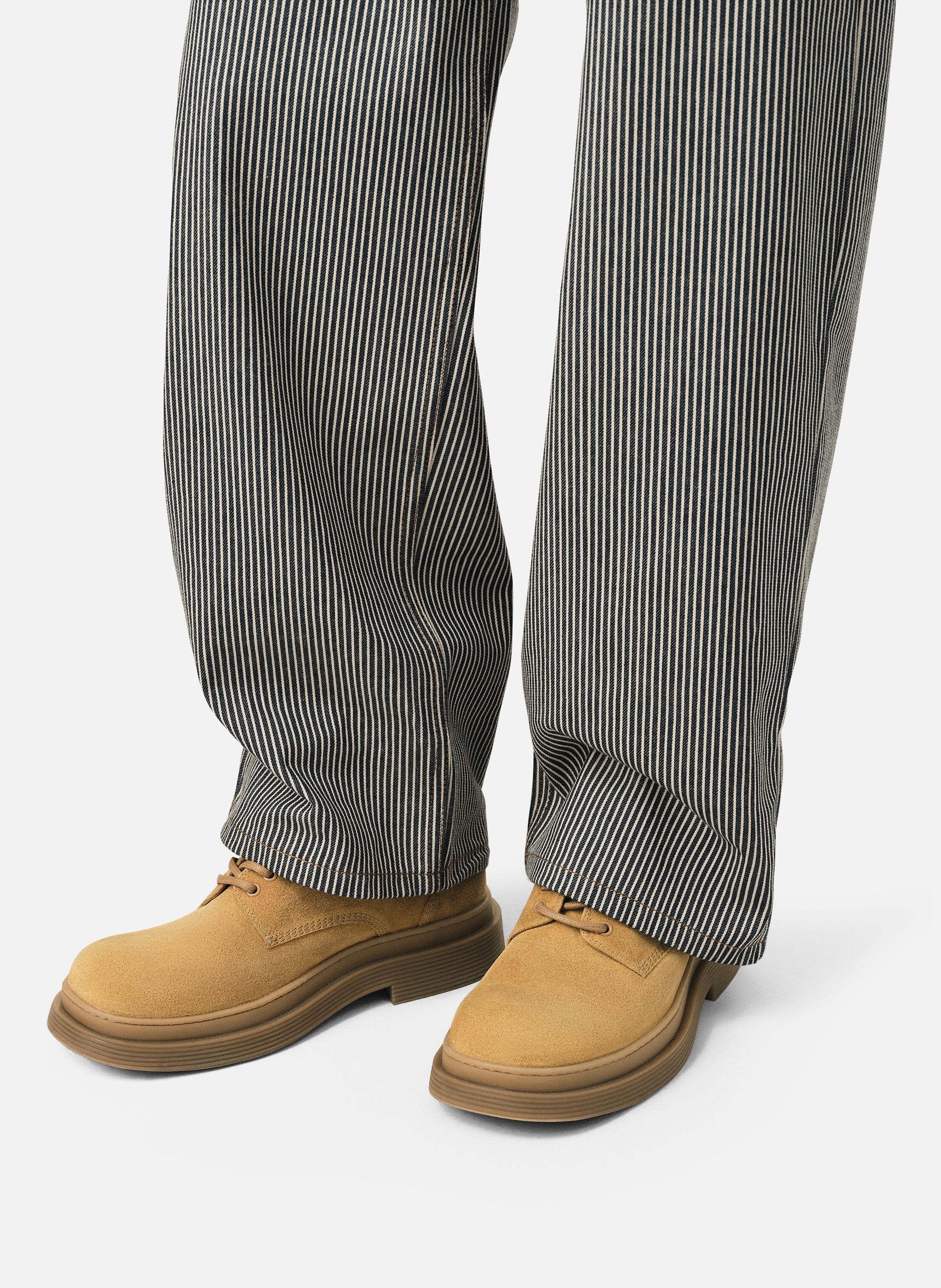 Derbies en cuir de veau AMI PARIS Beige