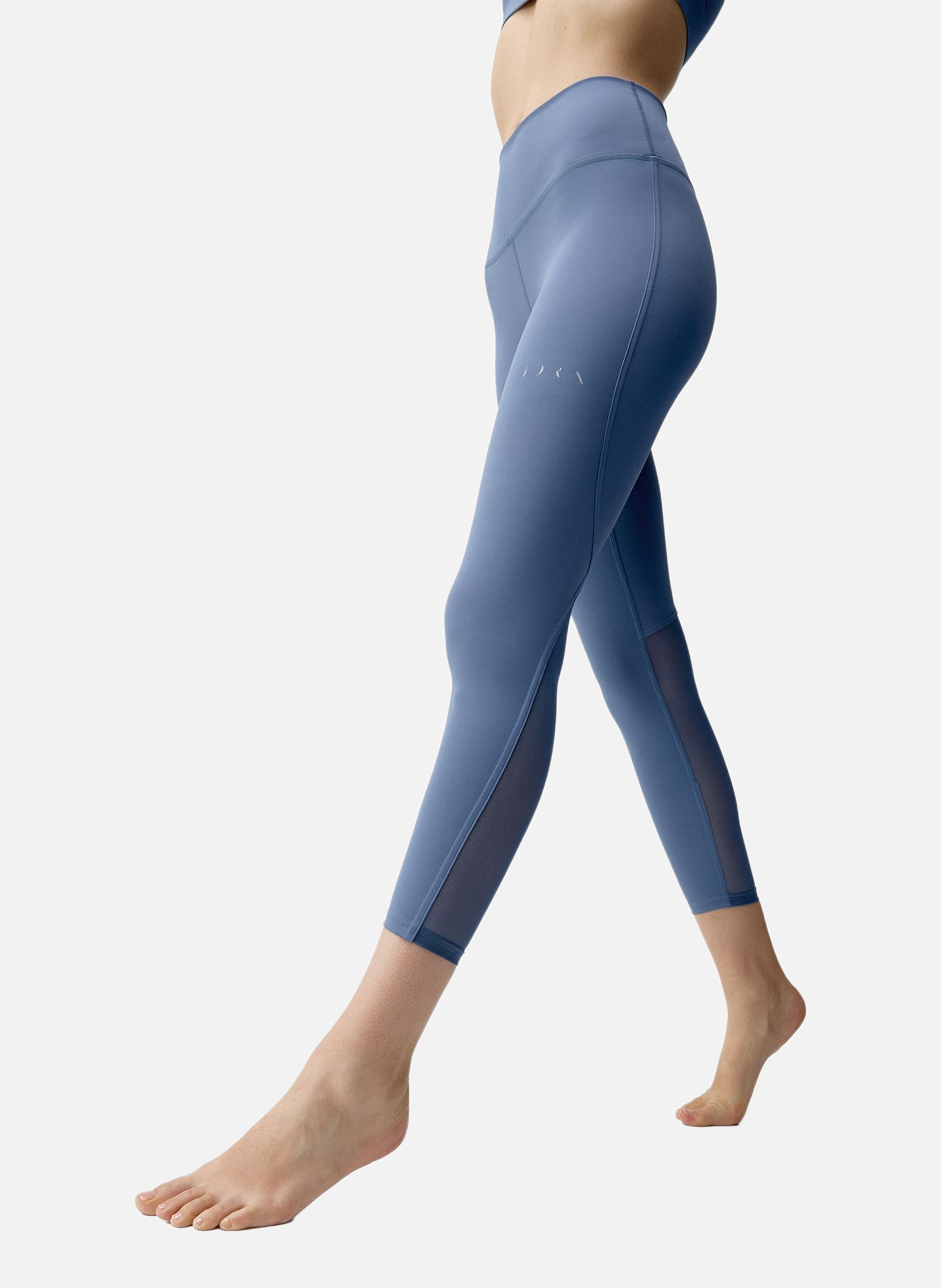 Legging de sport 7/8 performance karma BORN LIVING YOGA Bleu