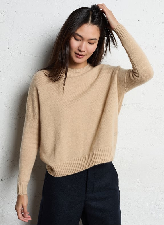 Pull col rond oversize en cachemire amelie Beige by KUJTEN KUJTEN Pull col rond oversize en cachemire amelie Beige