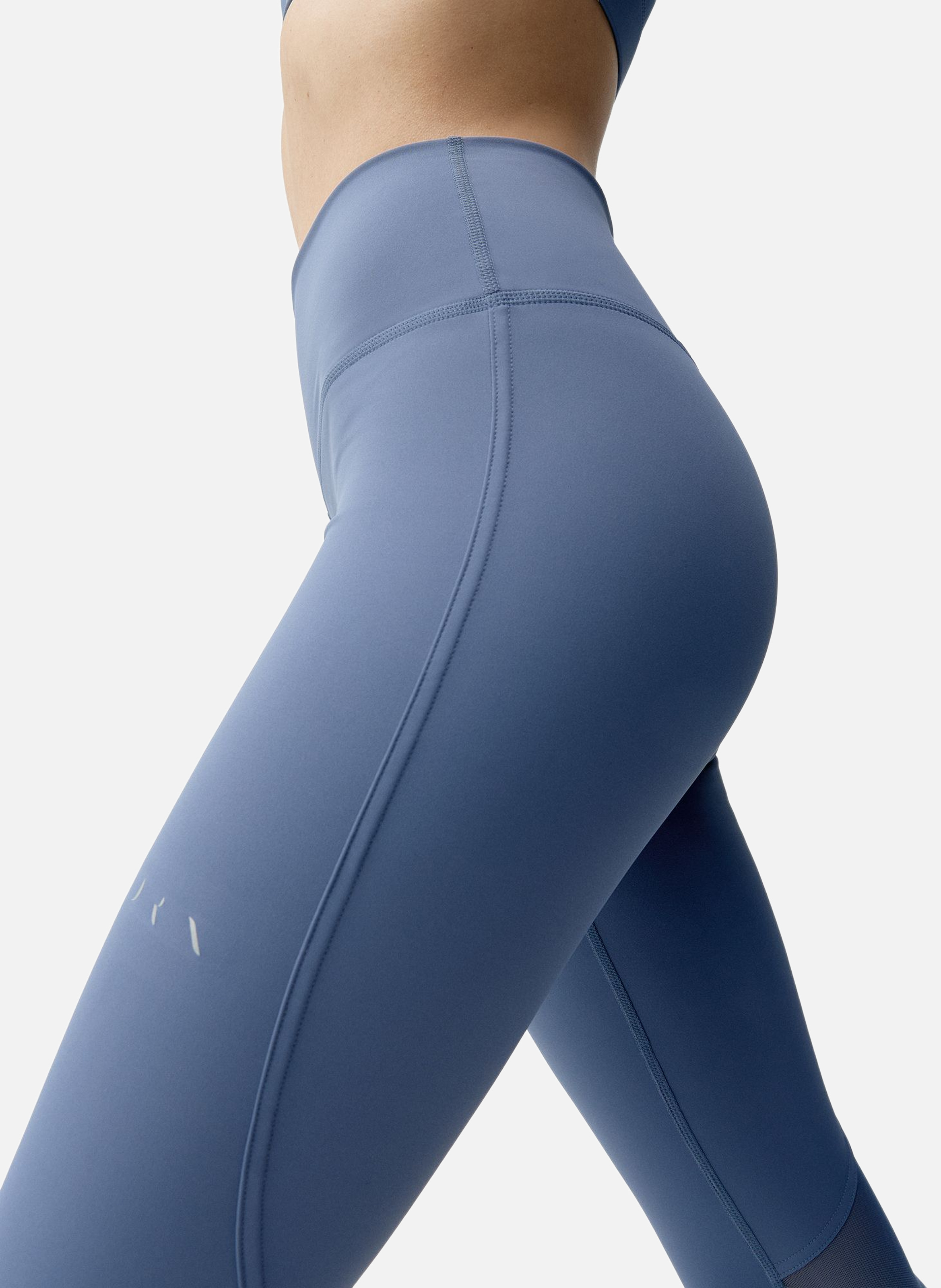 Legging de sport 7/8 performance karma BORN LIVING YOGA Bleu