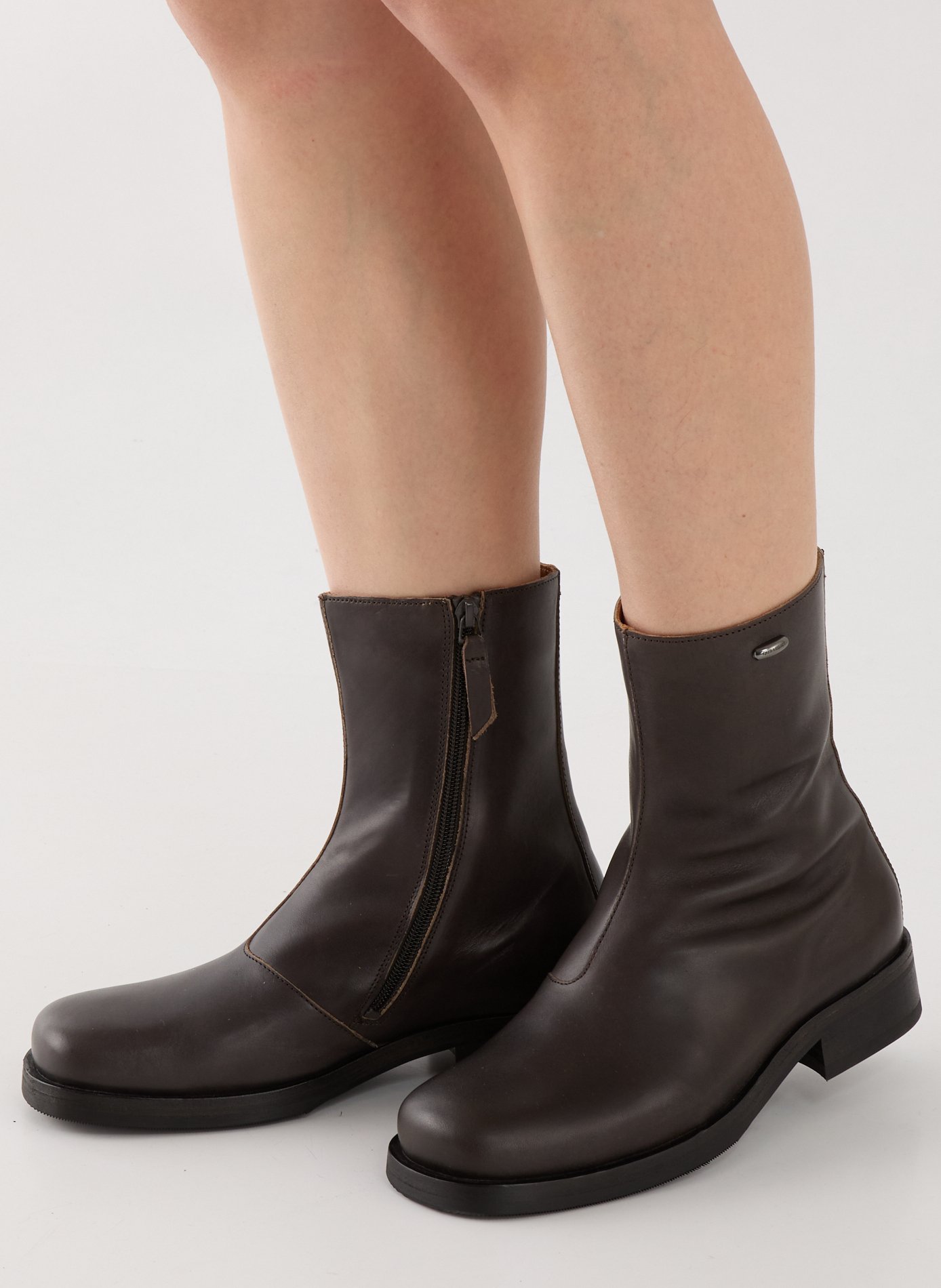 Boots zippées en cuir OUR LEGACY No color