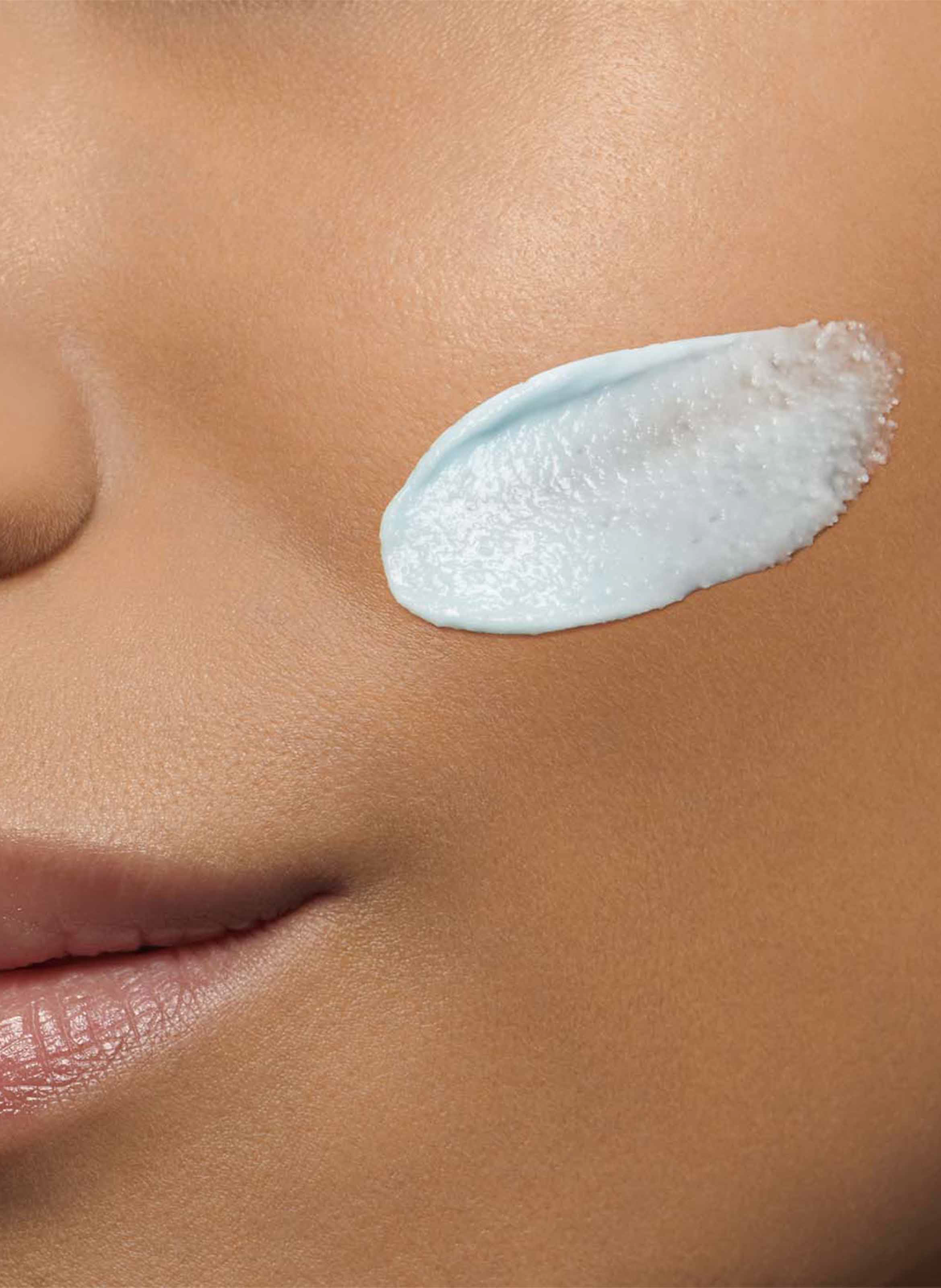 Fresh Scrub - Refreshing Cream Exfoliant CLARINS No color