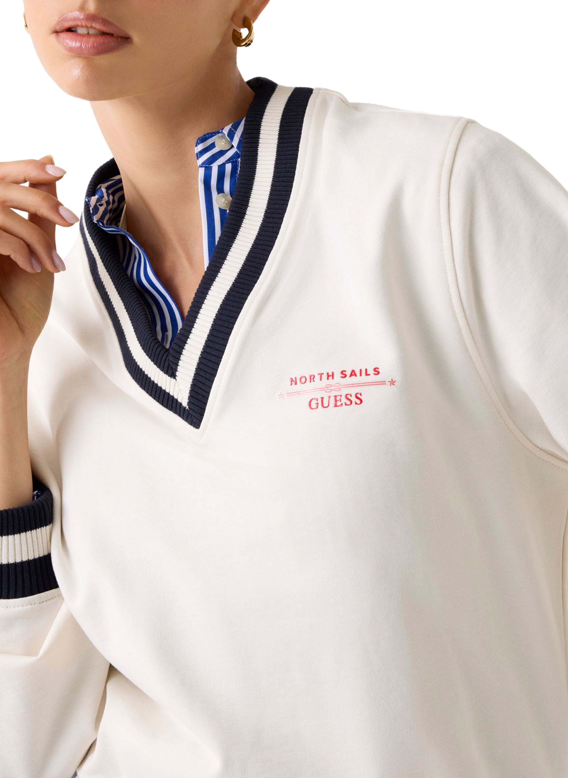 Trui met V-hals en geborduurd logodetail van een katoenmix. GUESS Beige