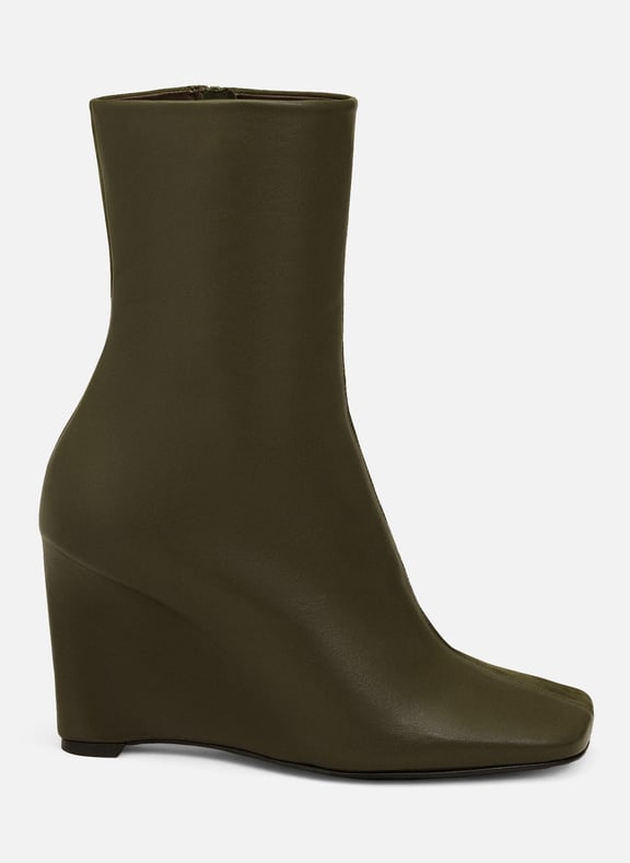 Bottines bicolores en cuir Vert by AMI PARIS AMI PARIS Bottines bicolores en cuir Vert