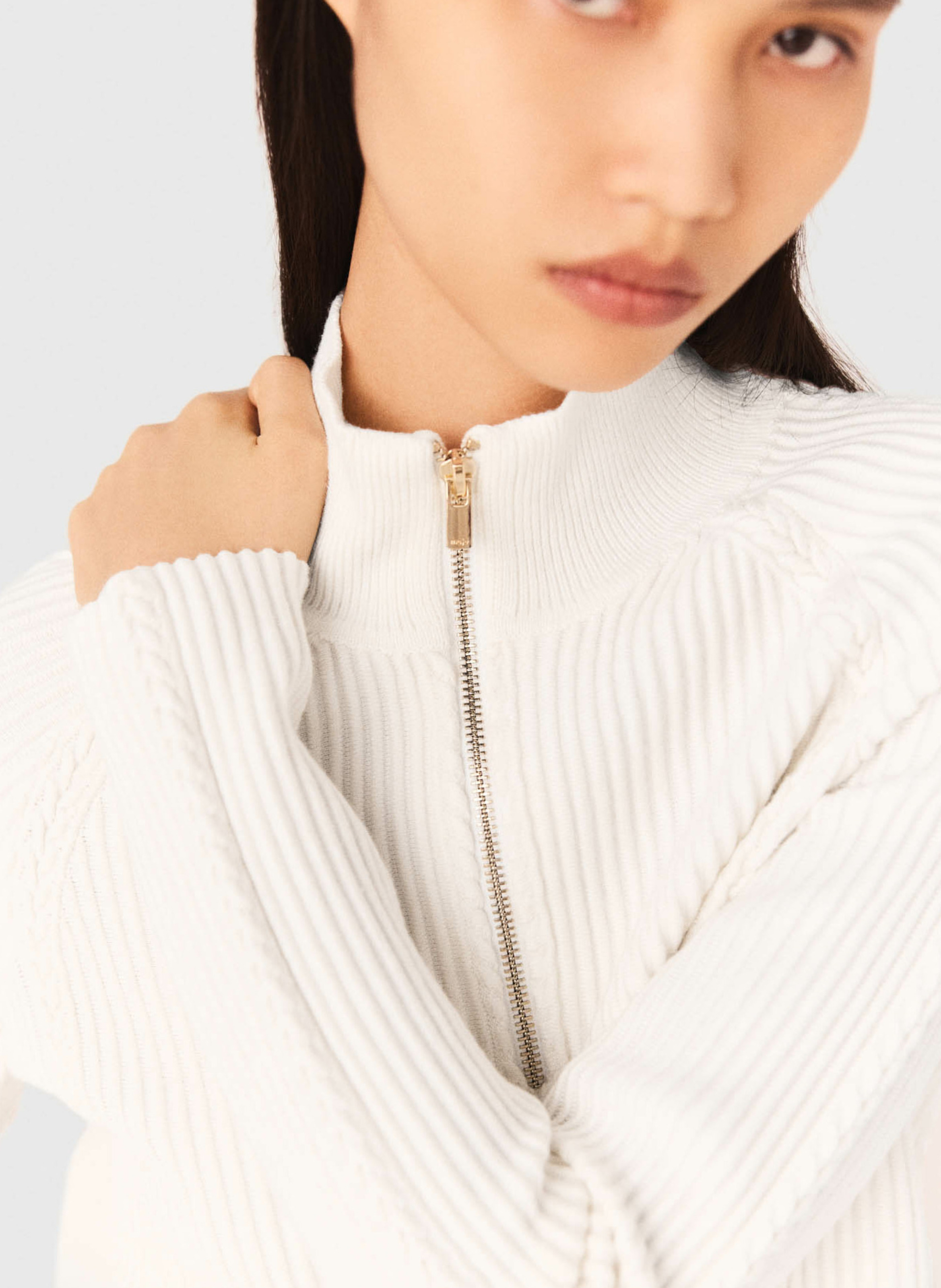 Pull droit col montant en maille MAJE Beige