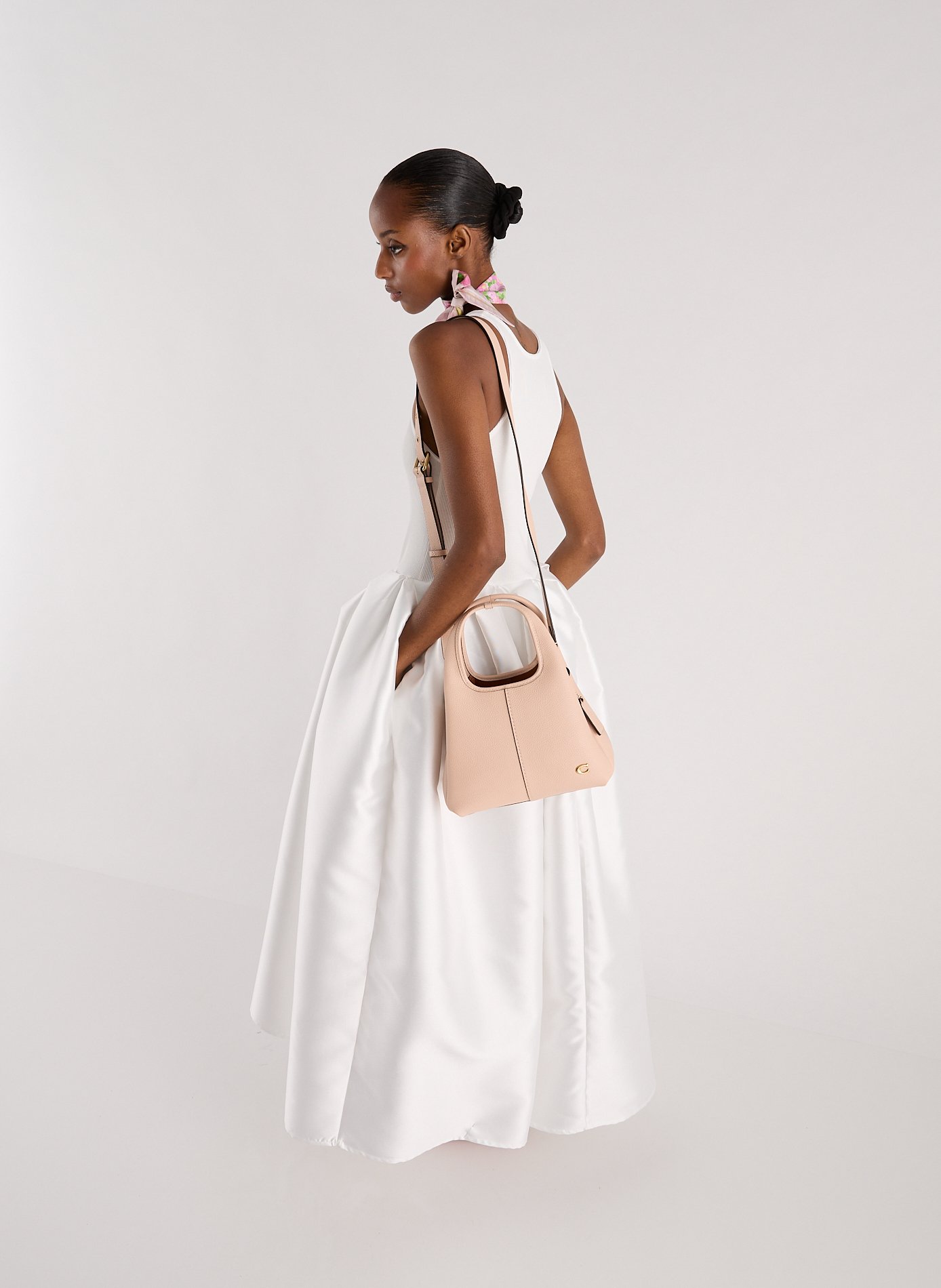 Sac à main en cuir Lana COACH Beige