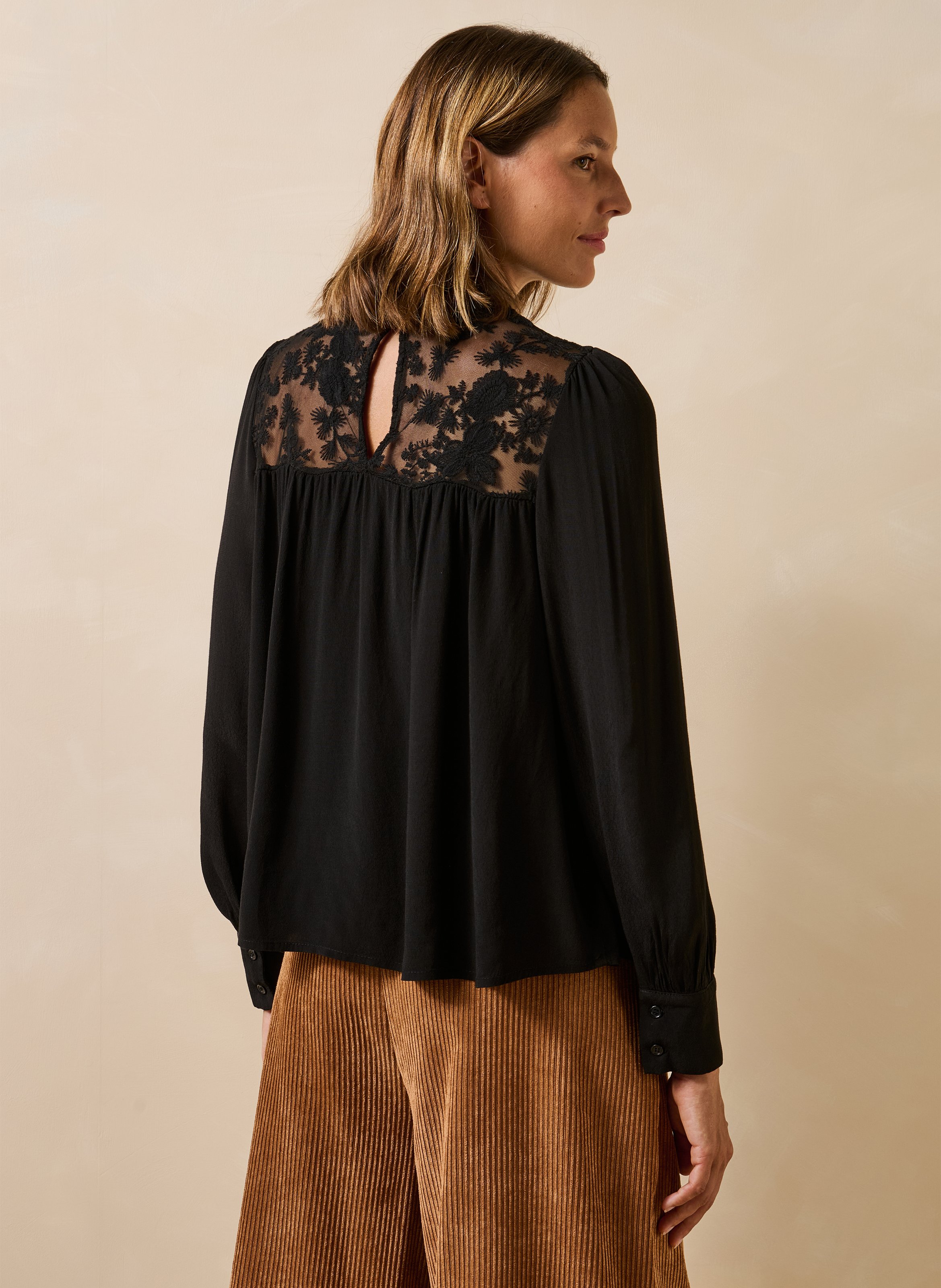 Blouse met lange mouwen van kant LA FEE MARABOUTEE Zwart