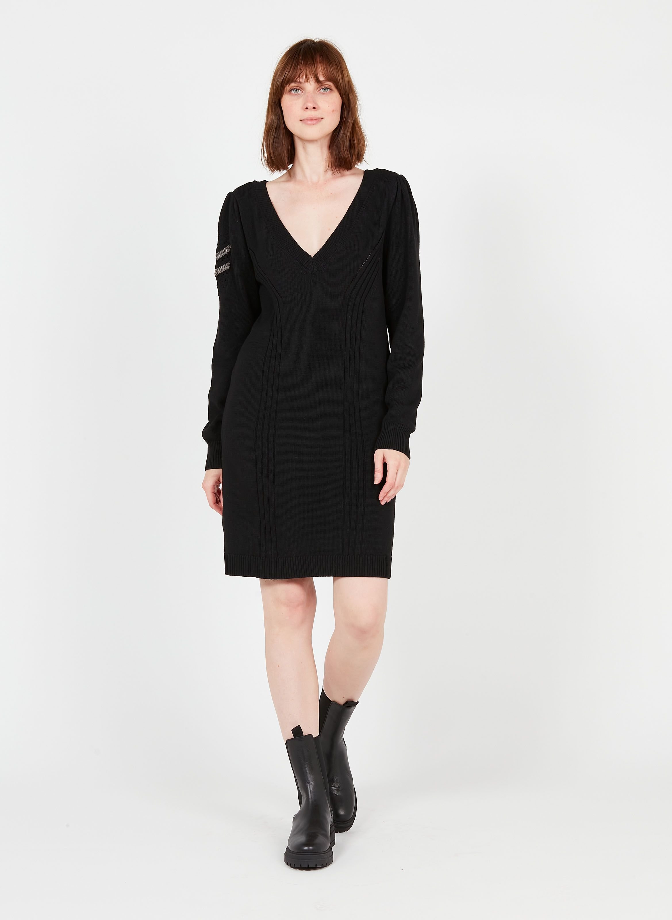 Robe mi longue décolleté v en maille