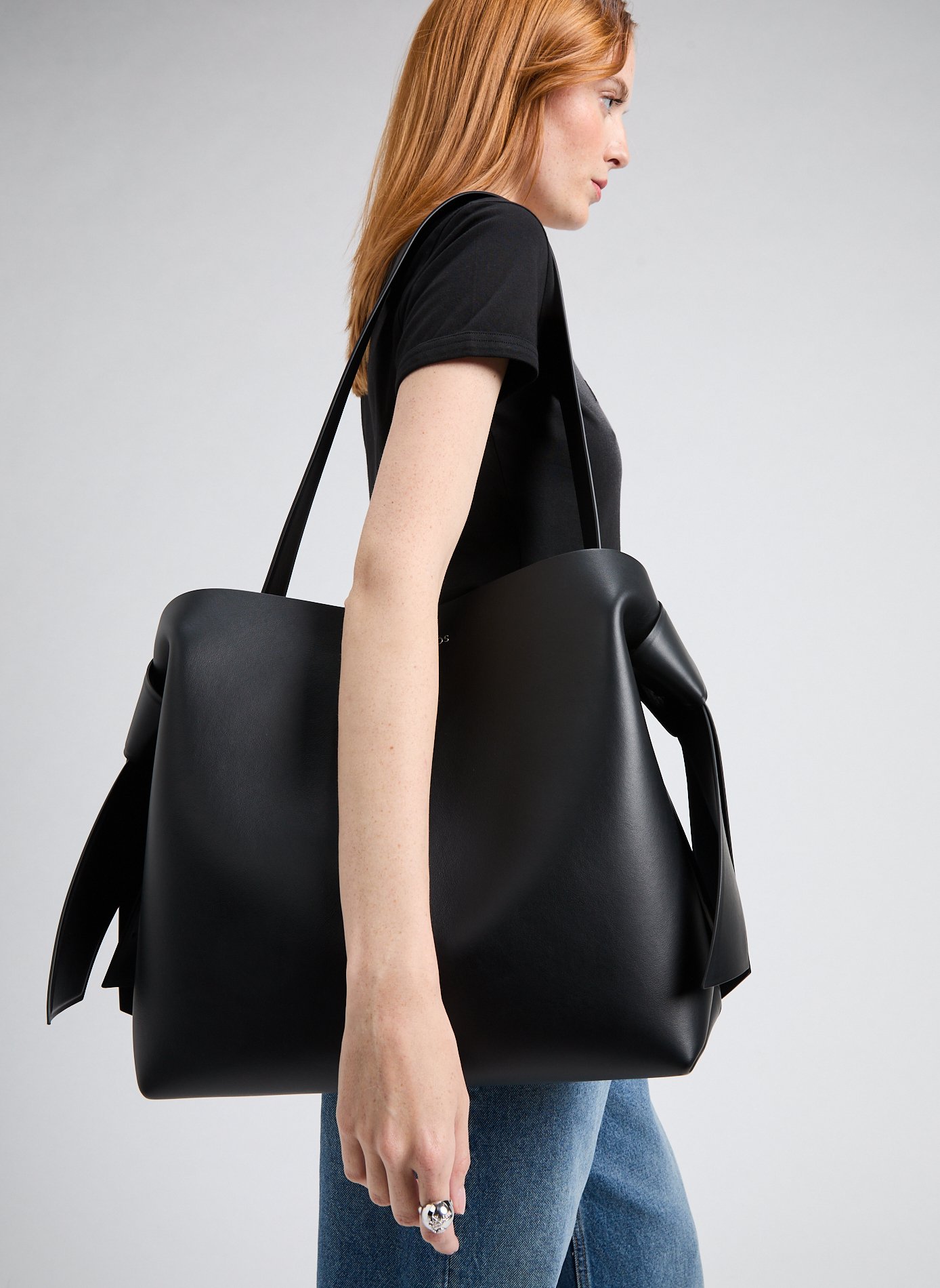 Sac Musubi Midi en cuir ACNE STUDIOS Noir