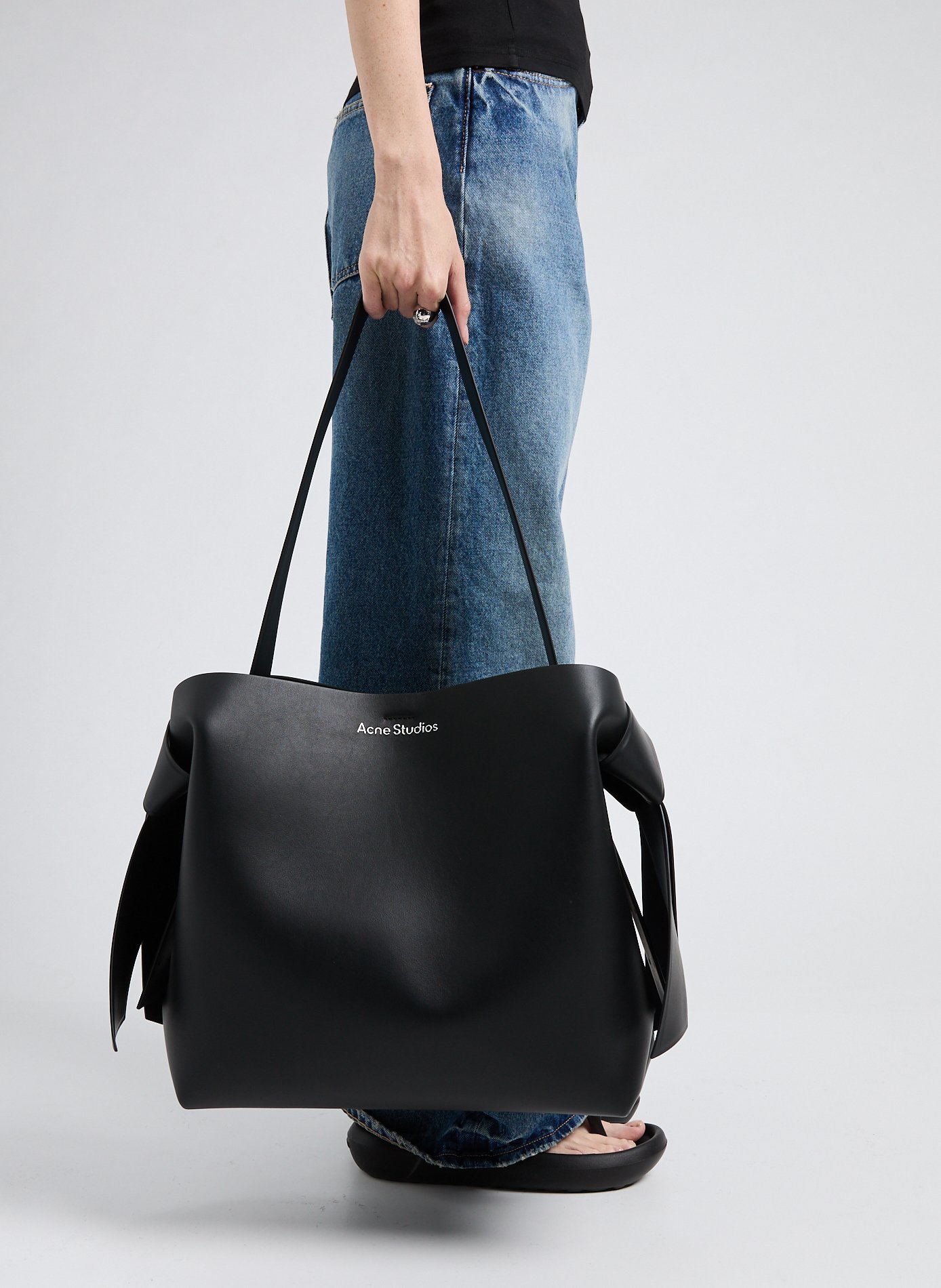Sac Musubi Midi en cuir ACNE STUDIOS Noir