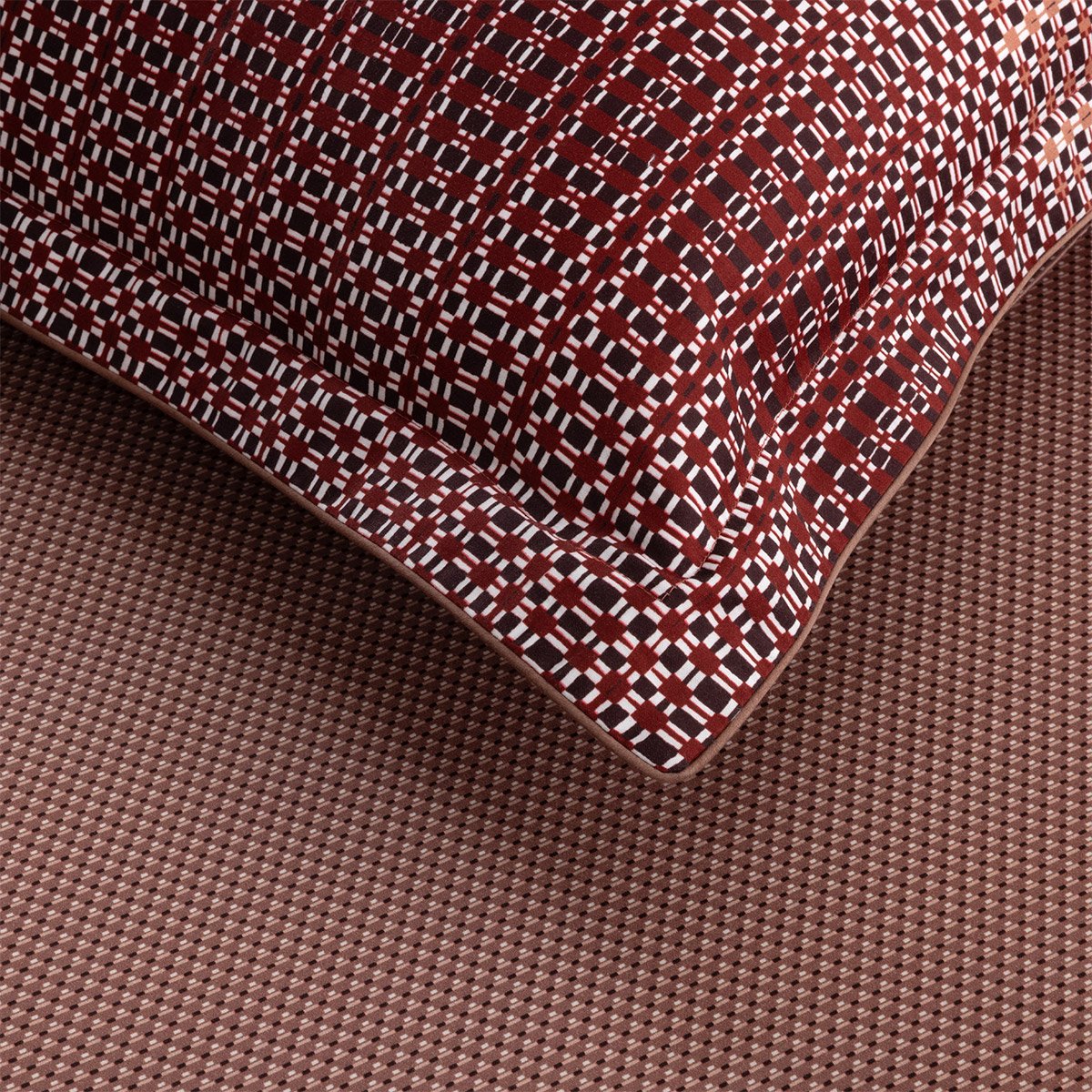 Taie d'oreiller en satin de coton, vassily BOSS HOME Rouge